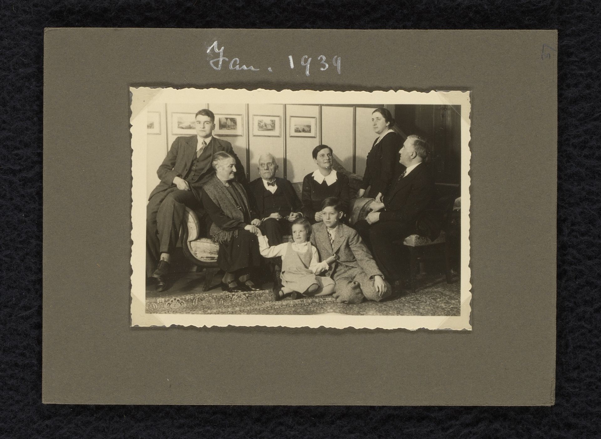 Groepsfoto van de familie by familie Wachenheimer