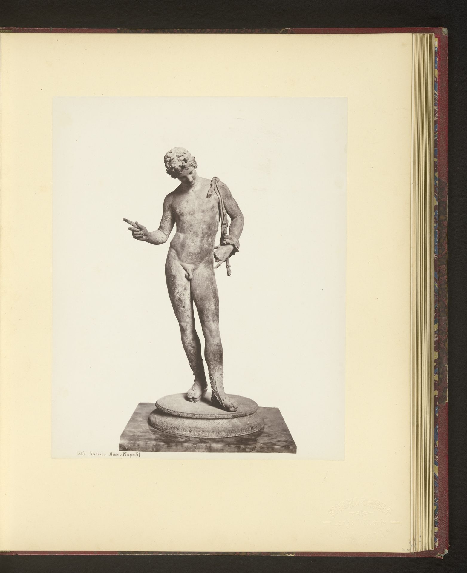 Sculptuur van Narcissus by Giorgio Sommer
