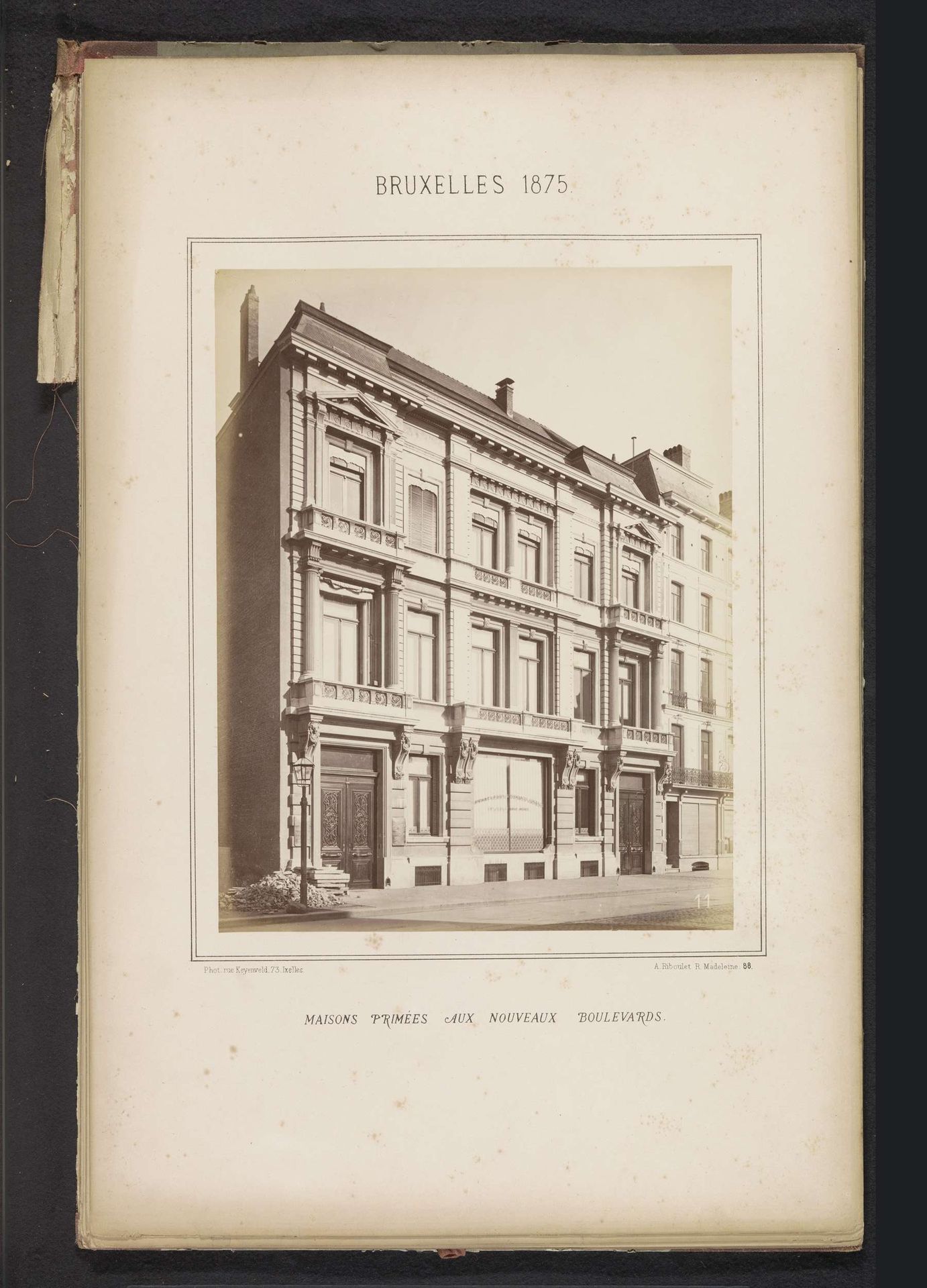 Exterieur van het gebouw op Boulevard de la Senne 37 te Brussel by Alexandre de Blochouse