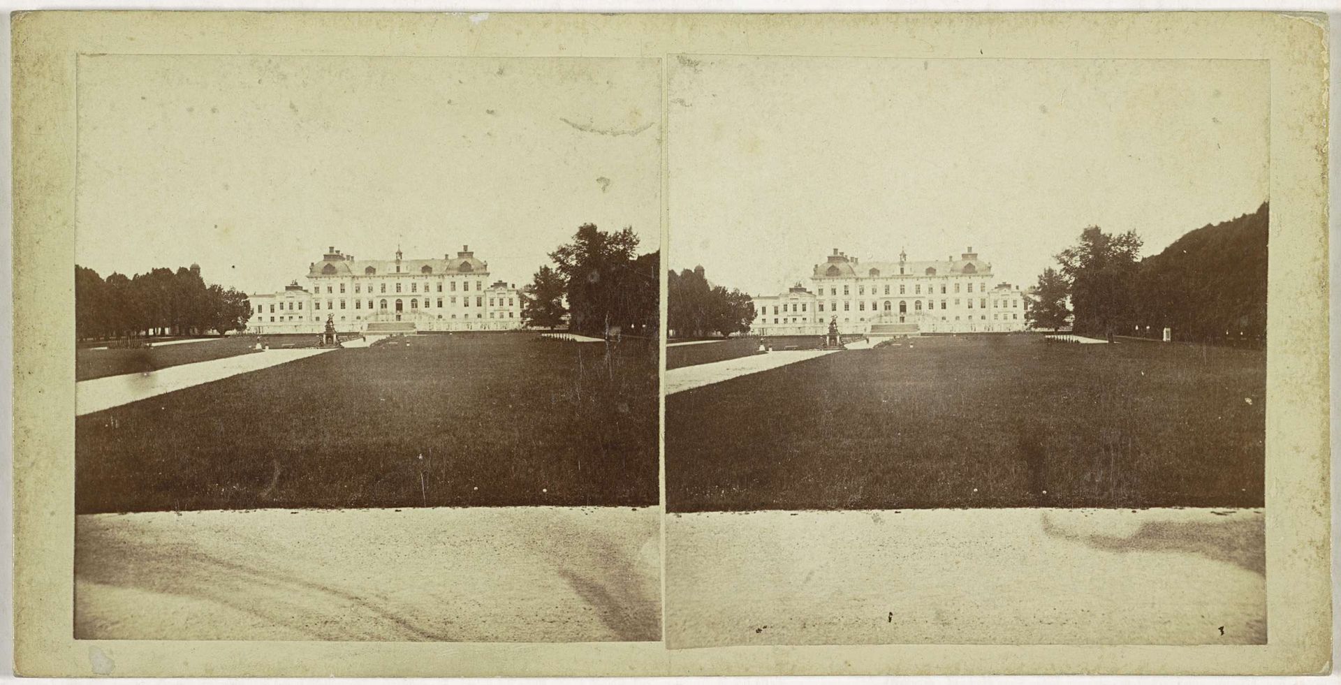 Koninklijk paleis in Drottningholm, nabij Stockholm by Claes Gudmund Nyblaeus