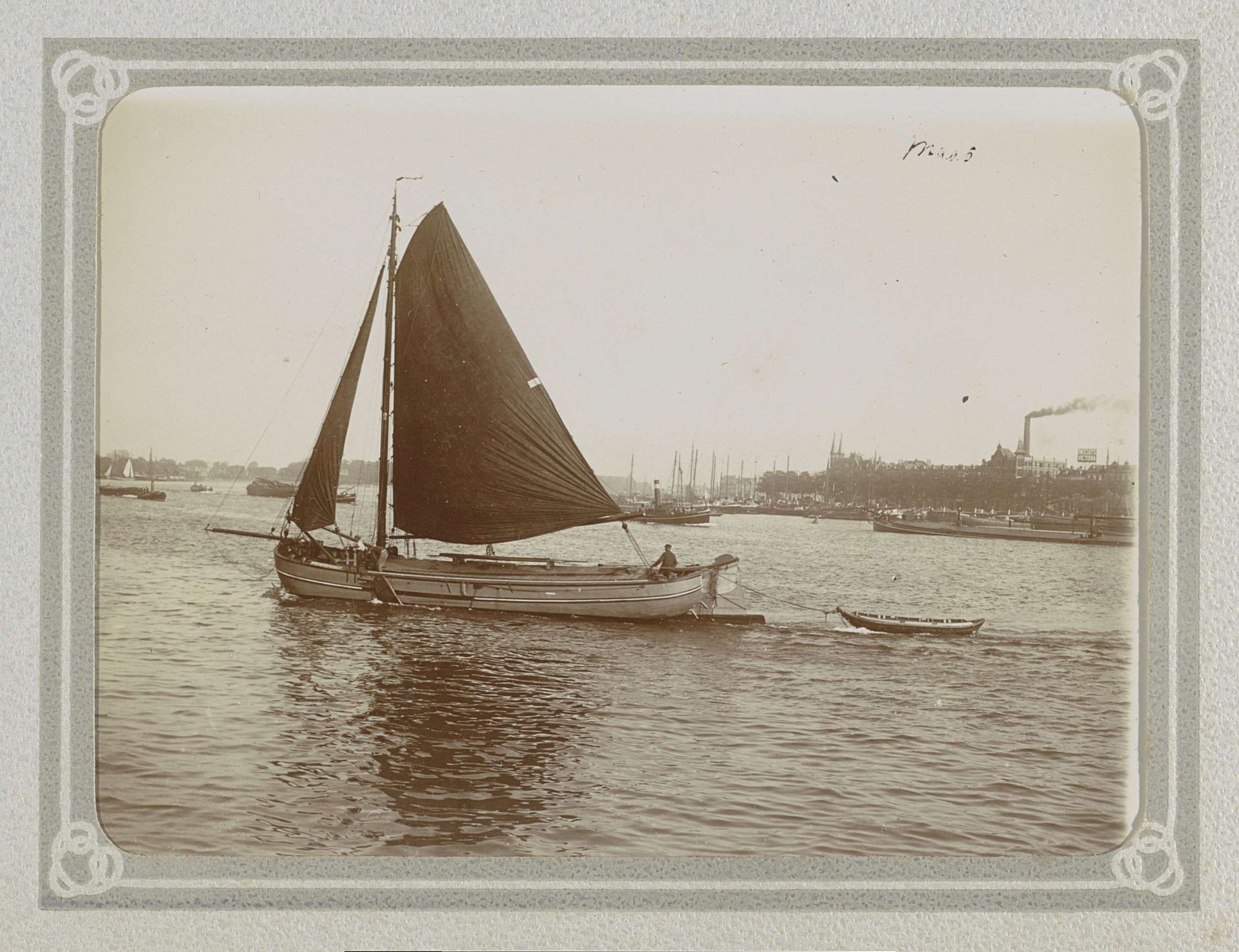Zeilschip met een sloep op de Maas by Folkert Idzes de Jong