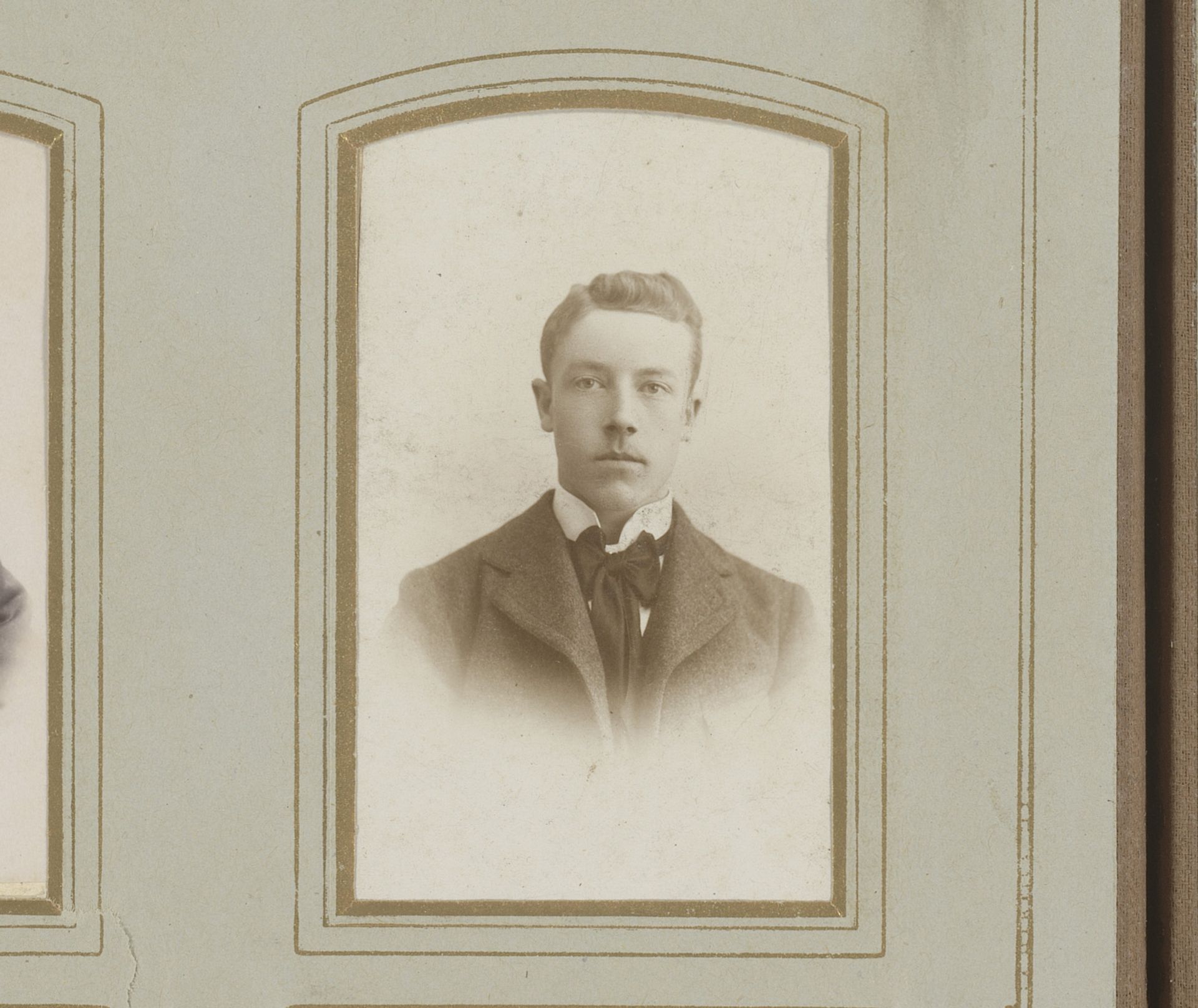 Portret van een jonge man by Max Cosman