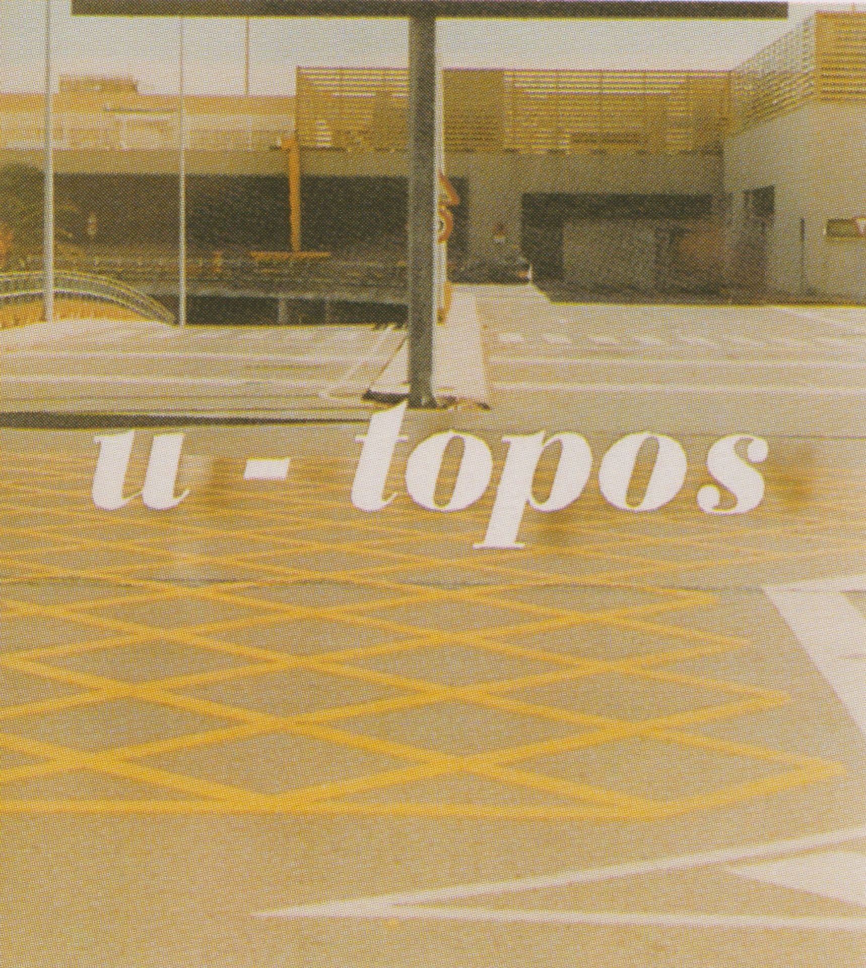 En un país lejano, U-topos by Francis Naranjo