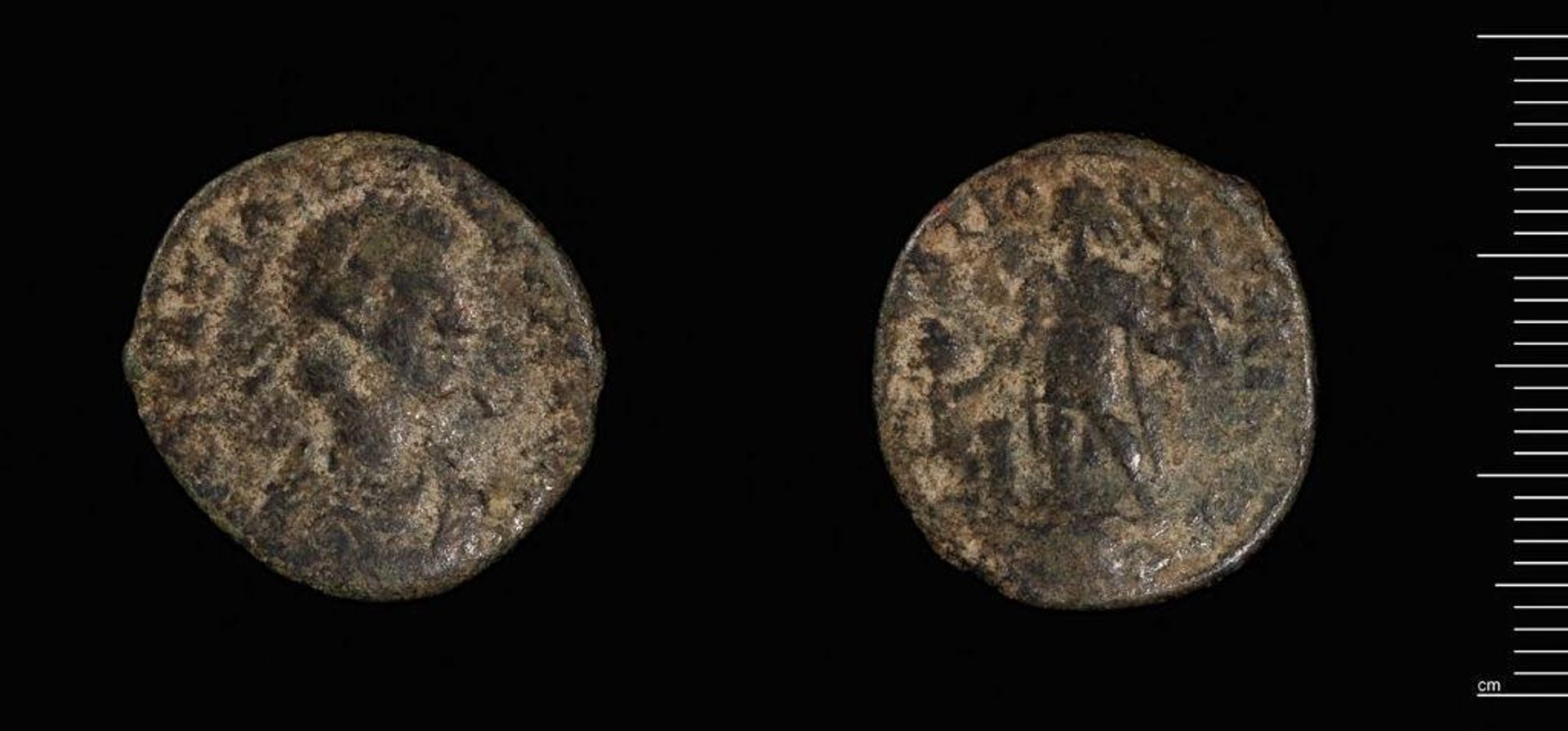 Coin (AE2) of Gratian, Constantinople by Gratian
