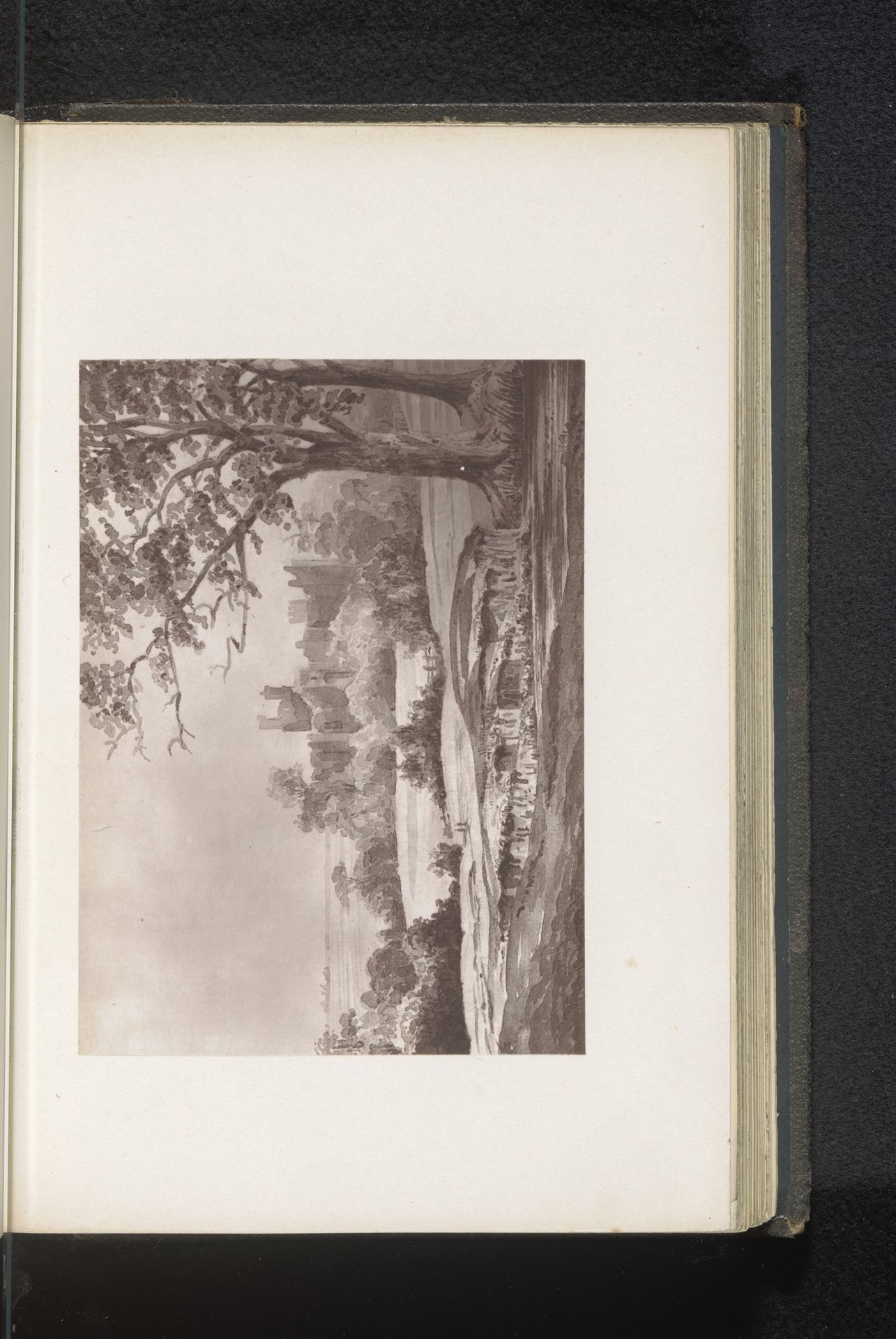 Fotoreproductie van een schildering, voorstellende een gezicht op een hertenpark te Herstmonceux by Anonymous