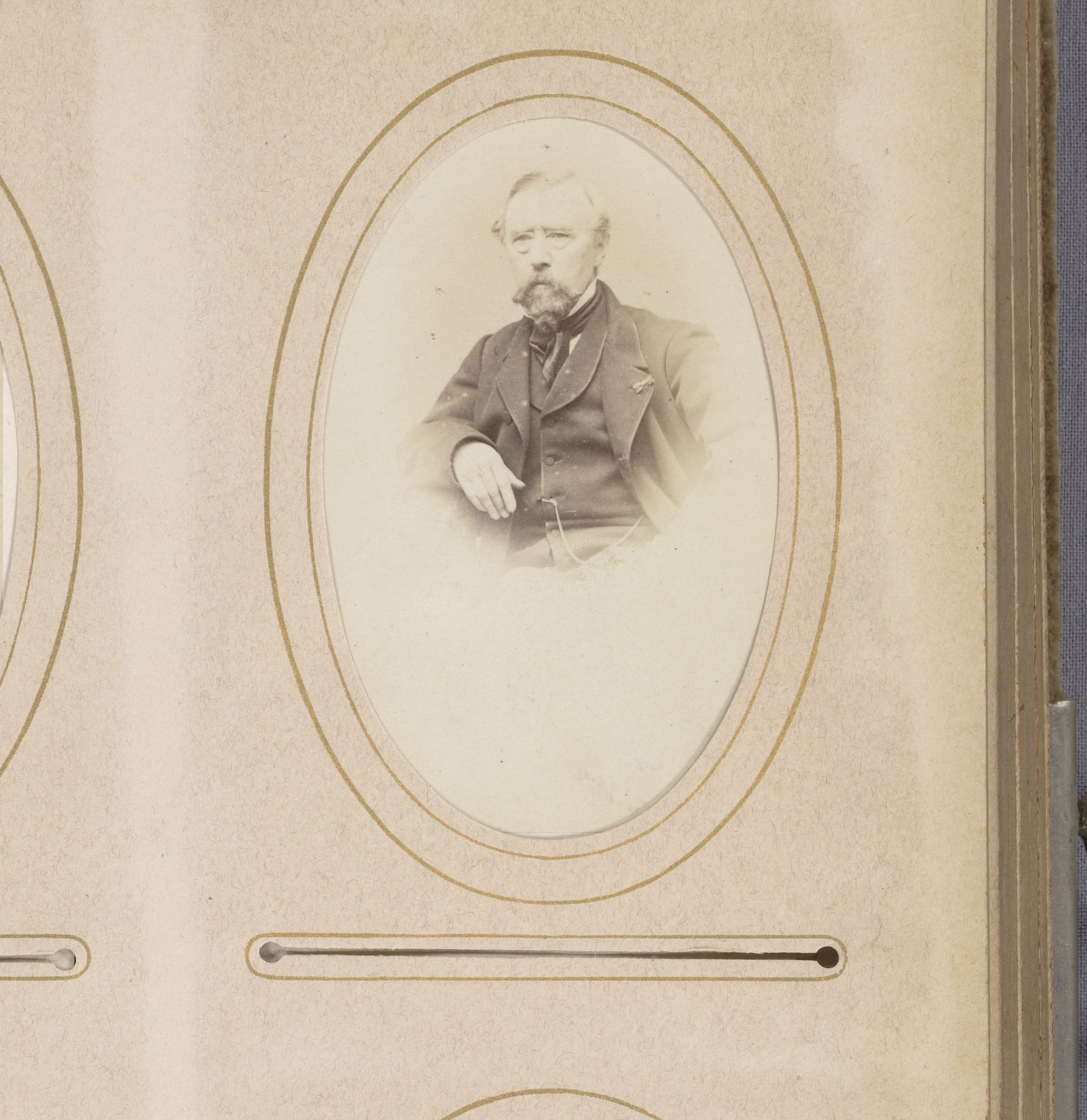 Portret van een man met baard by Albert Greiner