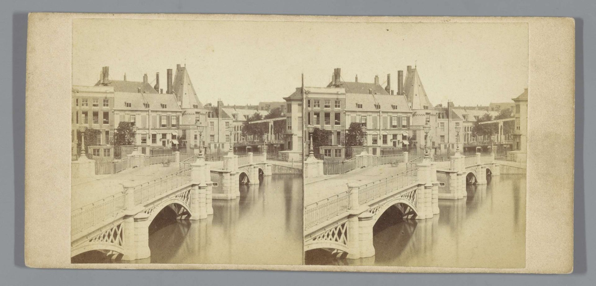 Binnen-Amstel bij de Halvemaansbrug by Pieter Oosterhuis