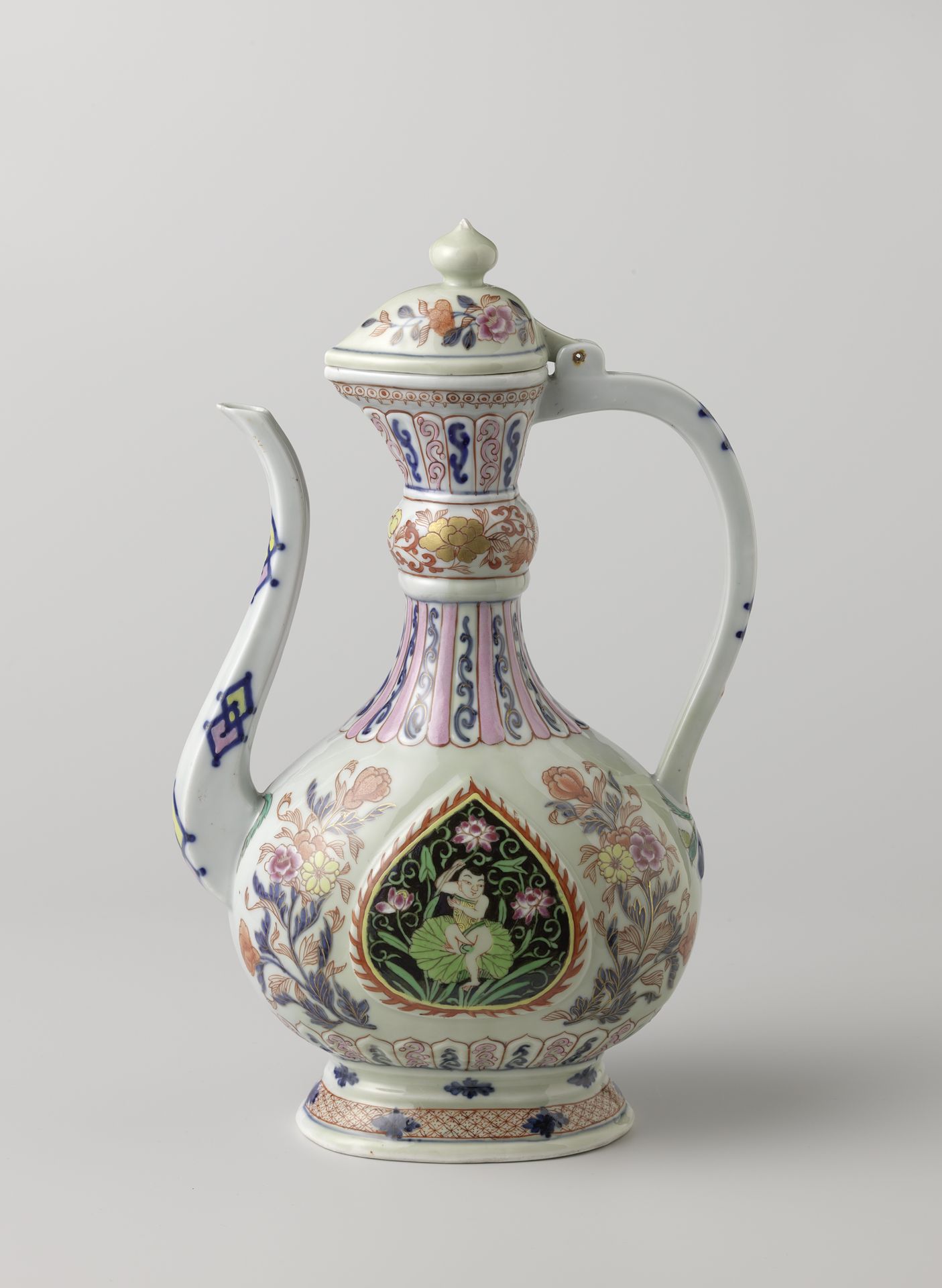 Ewer and cover with flower sprays, ornamental borders and boys among lotus plants by Samson & Cie.