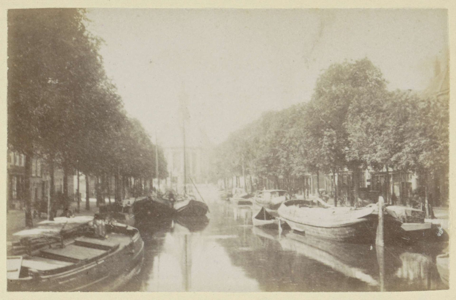 Gezicht op de Turfmarkt in Den Haag by Andries Jager