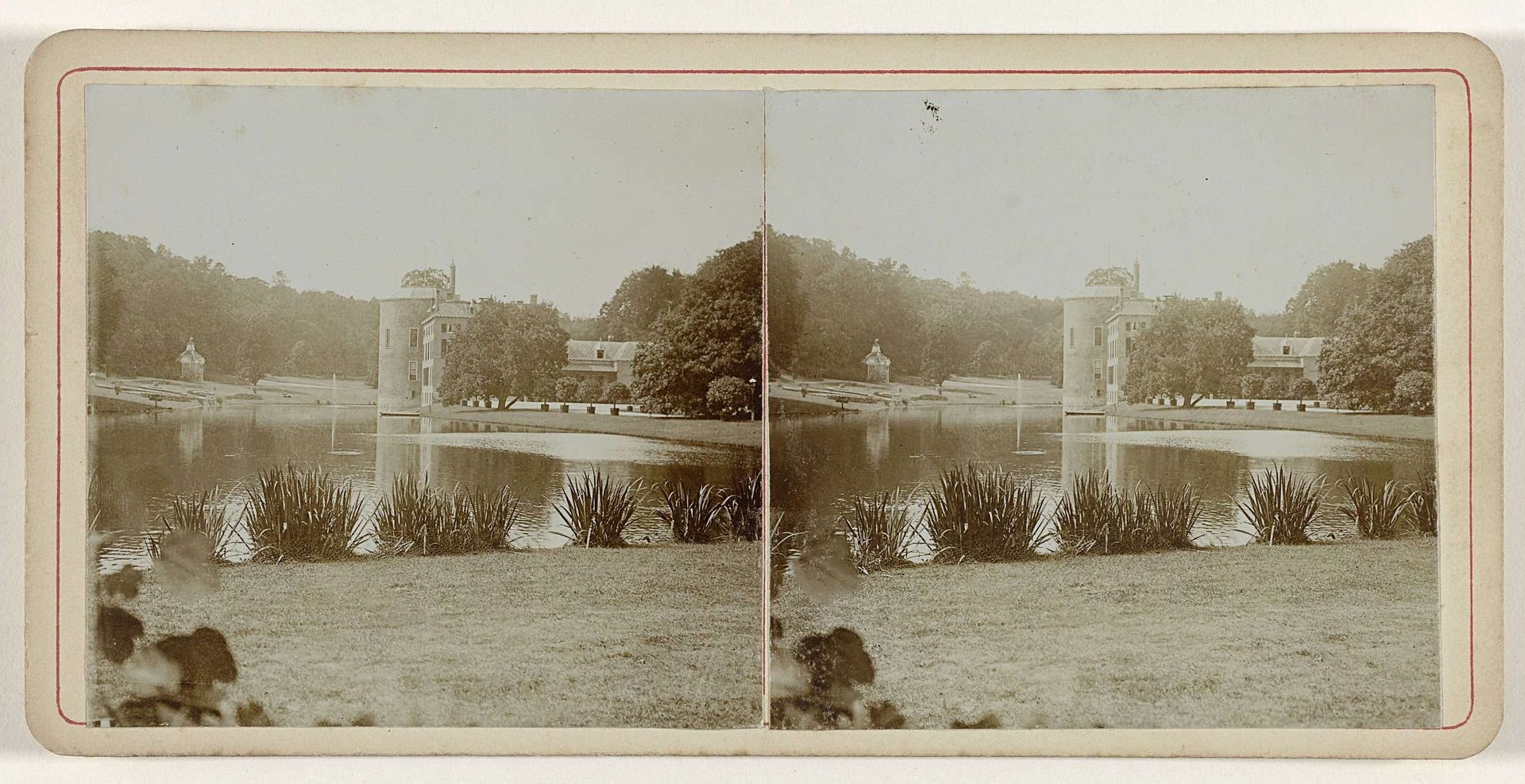 Vijver met op de achtergrond Kasteel Rosendael by Geldolph Adriaan Kessler