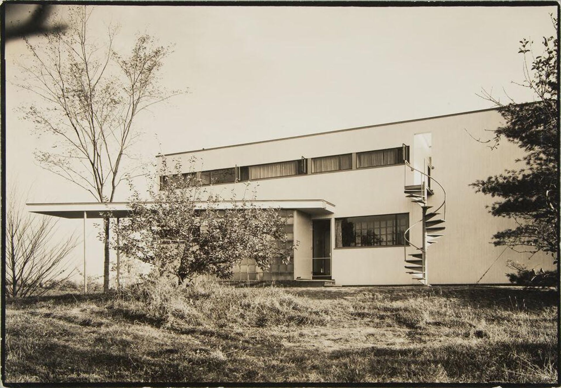 Gropius Residence, Lincoln, Massachusetts, 1938: View from north by Paul Davis