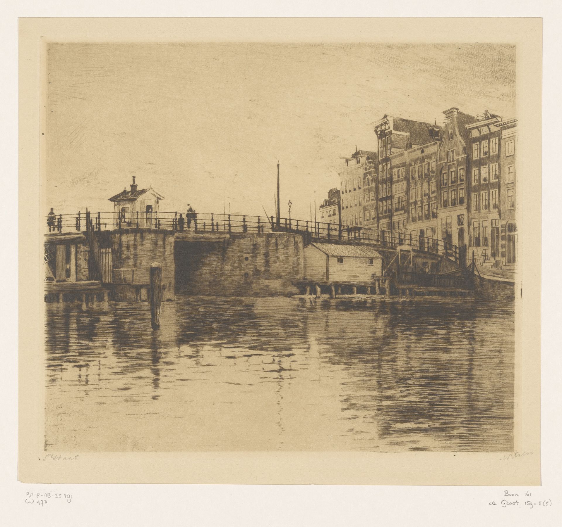 Gezicht op de Kraansluis in Amsterdam by Willem Witsen