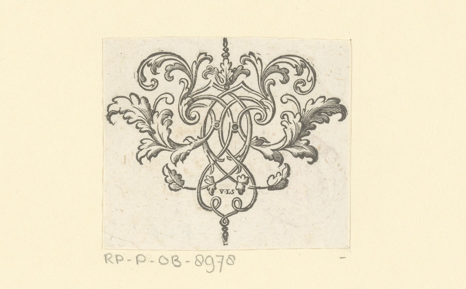 Ornament met bladmotieven by Anonymous
