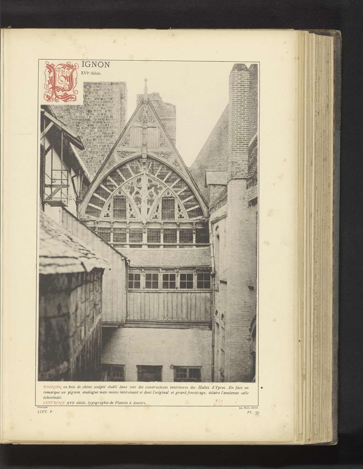 Gevel van de Lakenhalle te Ieper by Anonymous