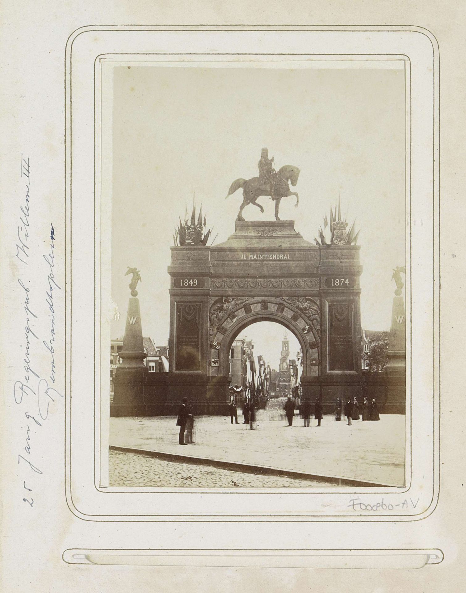 Poortgebouw op de Botermarkt, opgericht ter gelegenheid van het 25-jarig regeringsjubileum van koning Willem III by Andries Jager