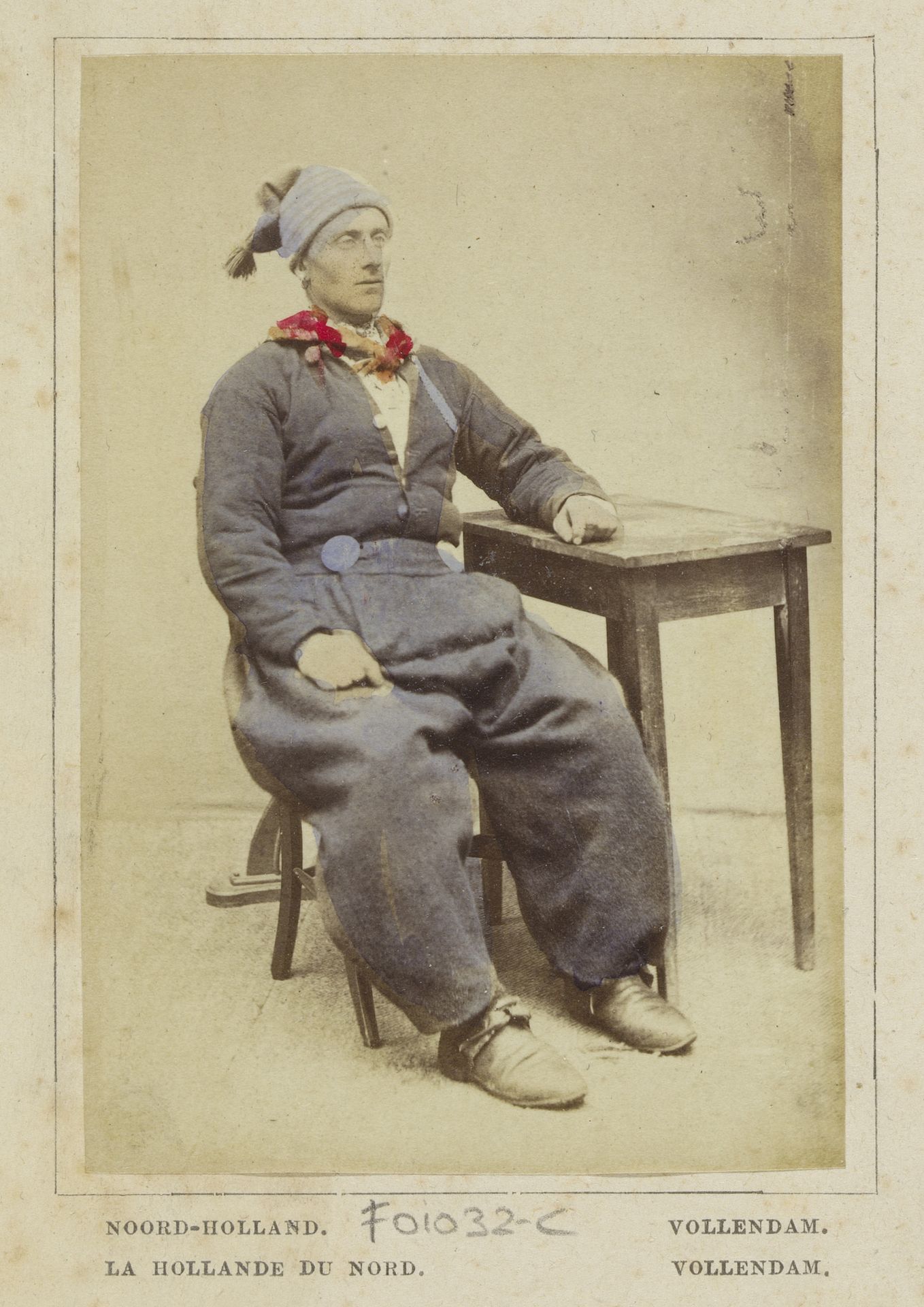 Portret van een onbekende man in klederdracht van Volendam, Noord-Holland by Andries Jager