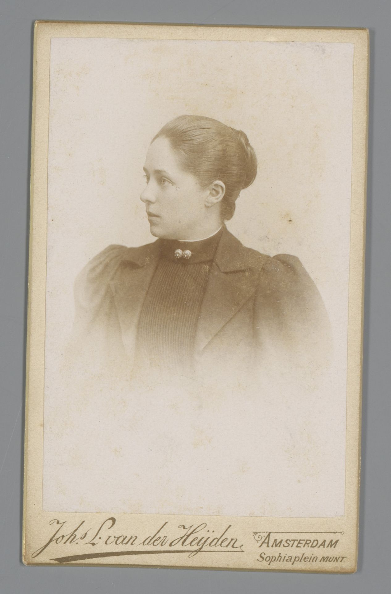 Portret van Anna Gesiena Jonker by Johannes Leonardus van der Heijden