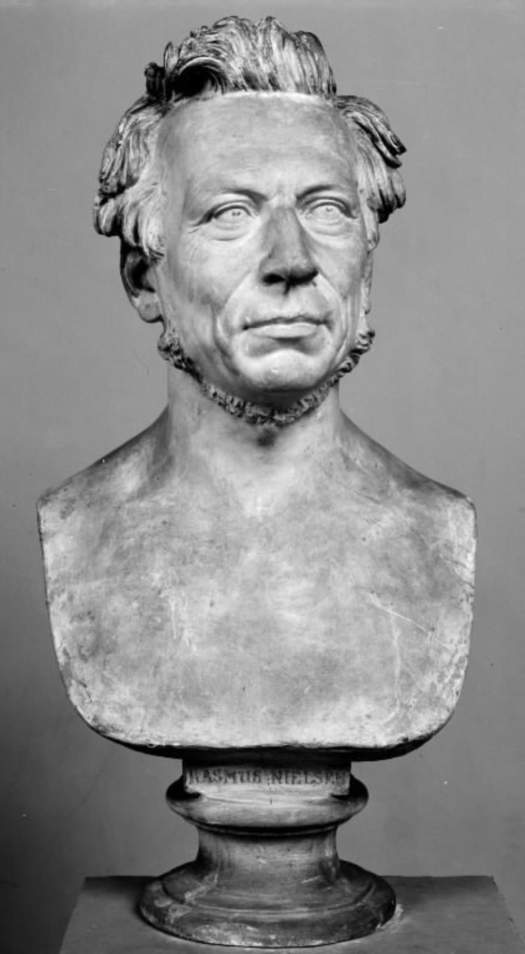 Filosoffen, professor Rasmus Nielsen by H.W. Bissen
