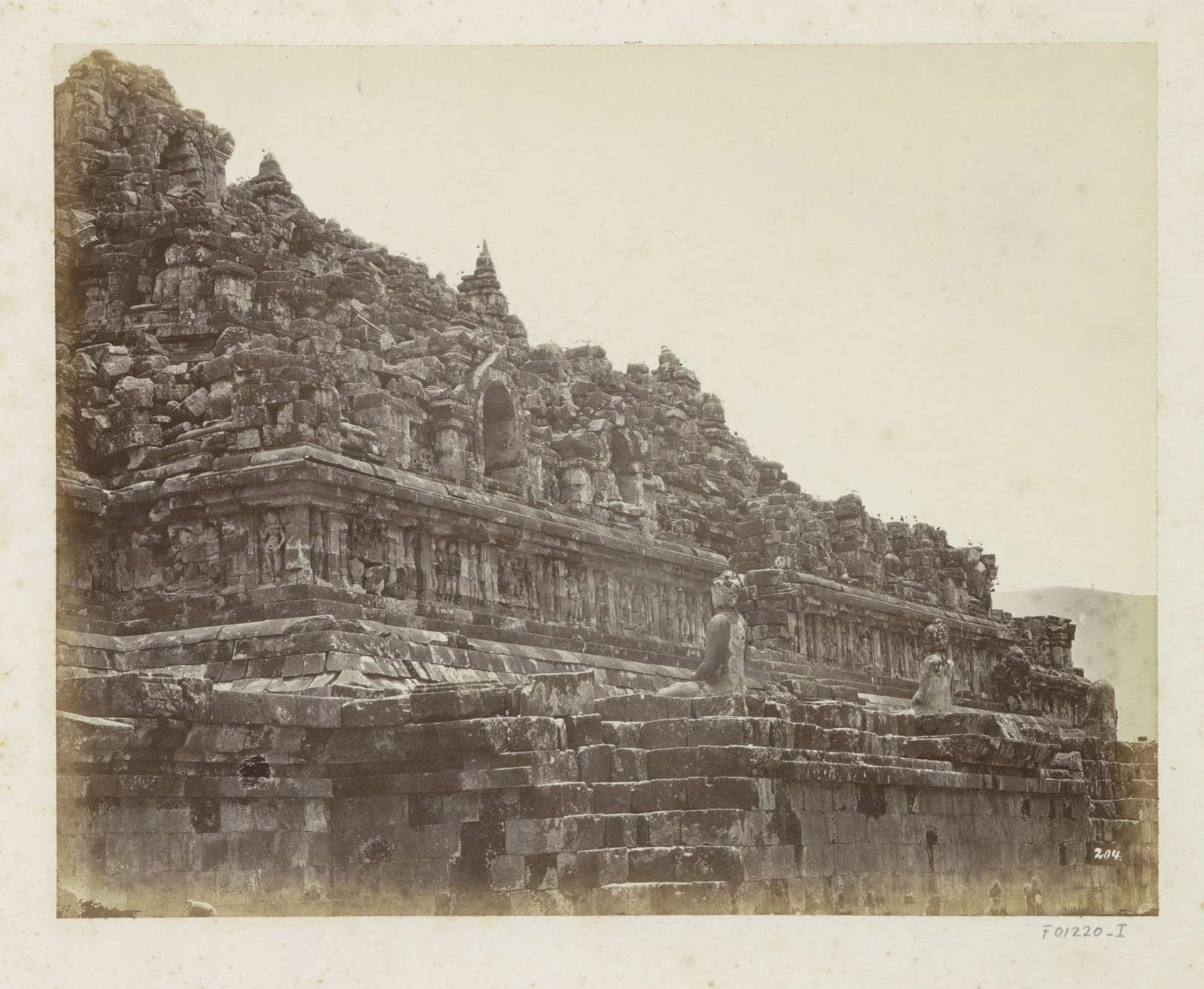 Gezicht op de Borobudur op Java by Woodbury & Page