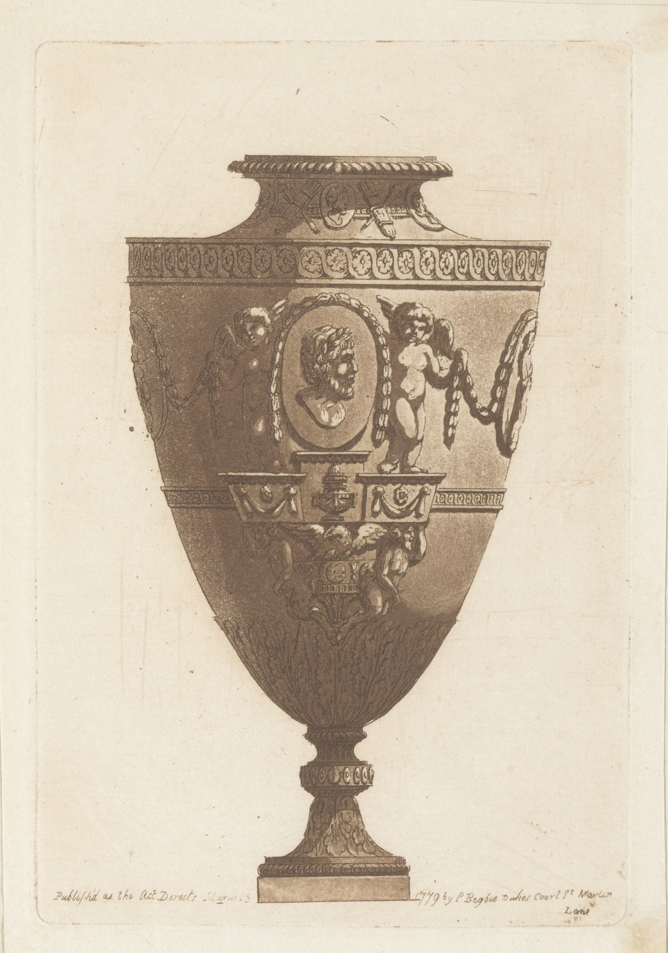 Antieke vaas met medaillon by Patrick Begbie