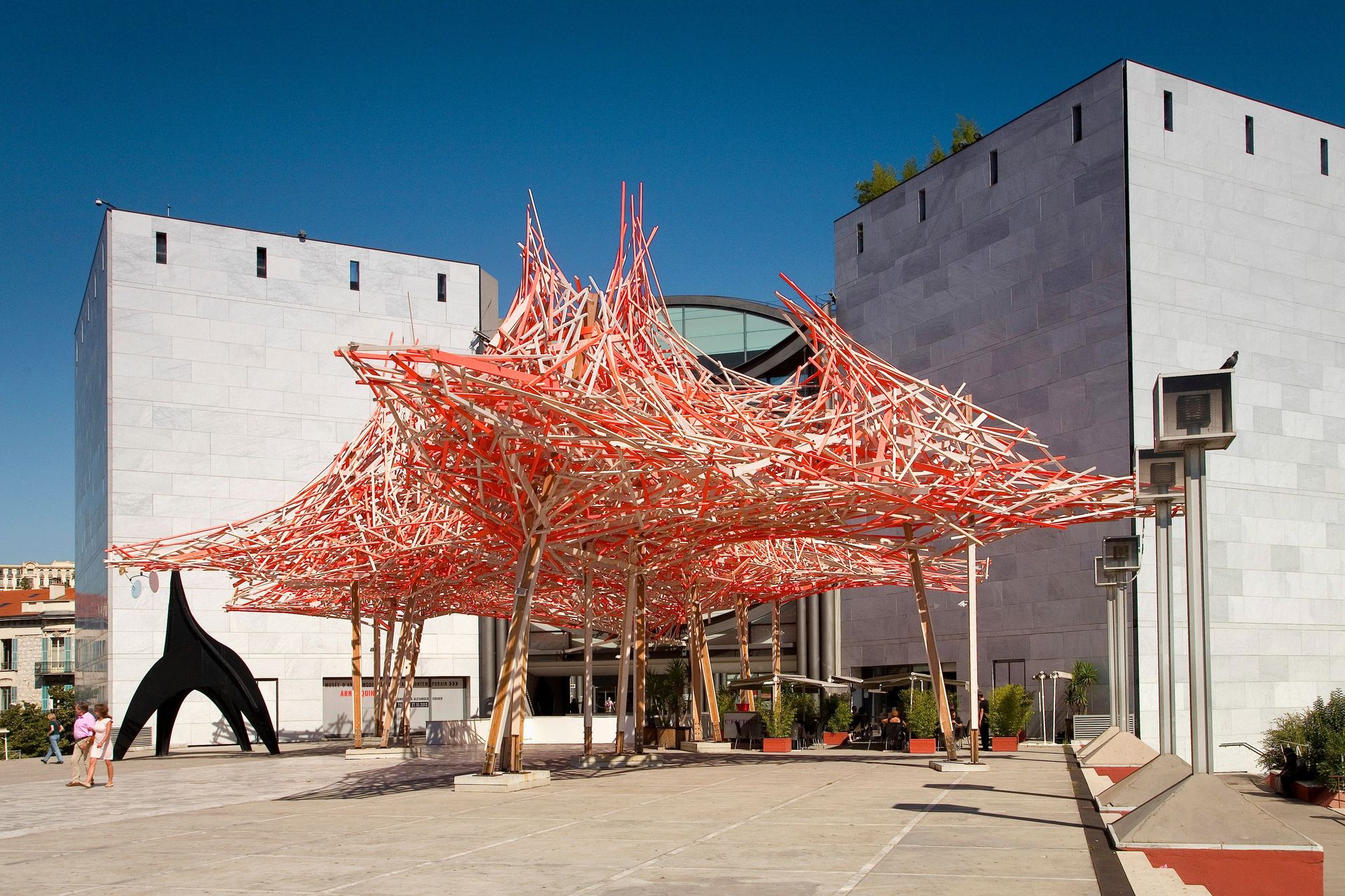 A tribute to Alexander Calder by Arne Quinze