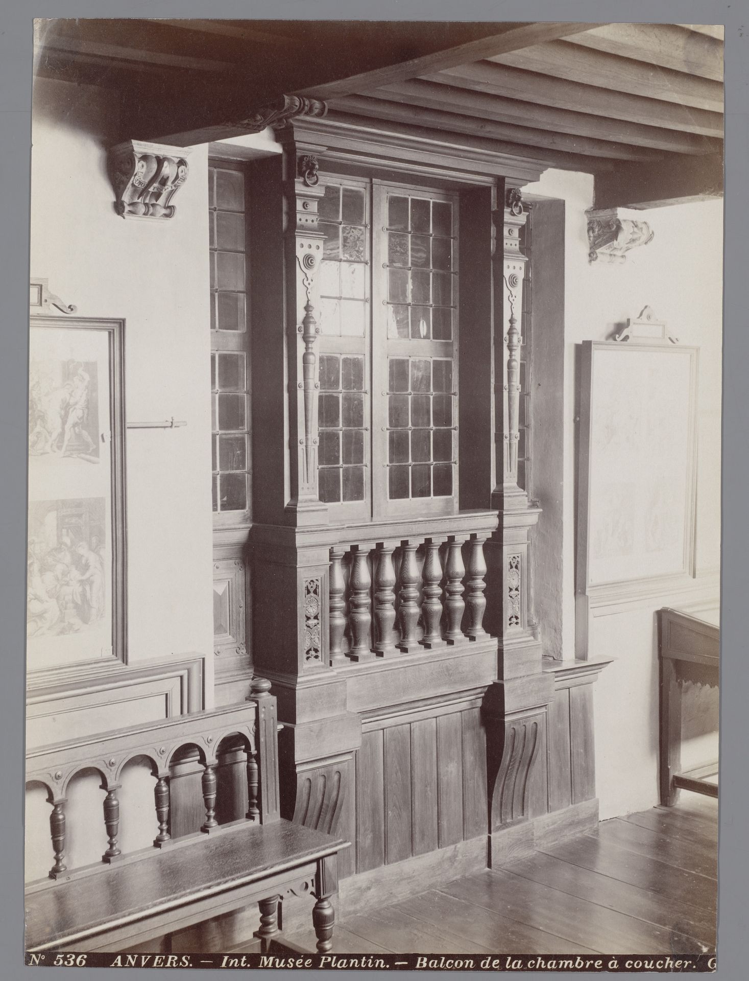 Interieur van het Museum Plantin-Moretus in Antwerpen, België by Gustave Hermans