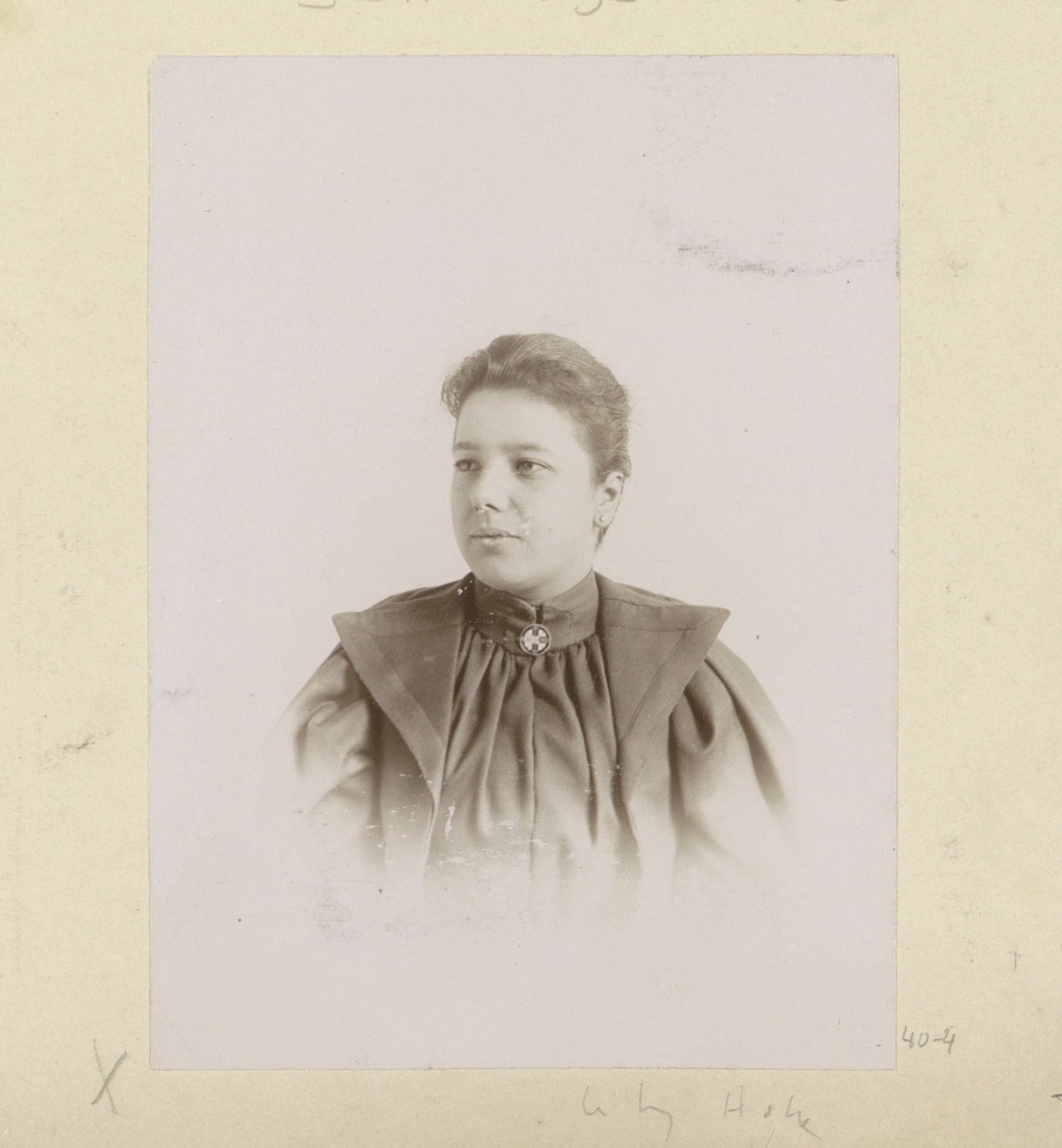 Portret van Lily Holle by Hendrik Herman van den Berg