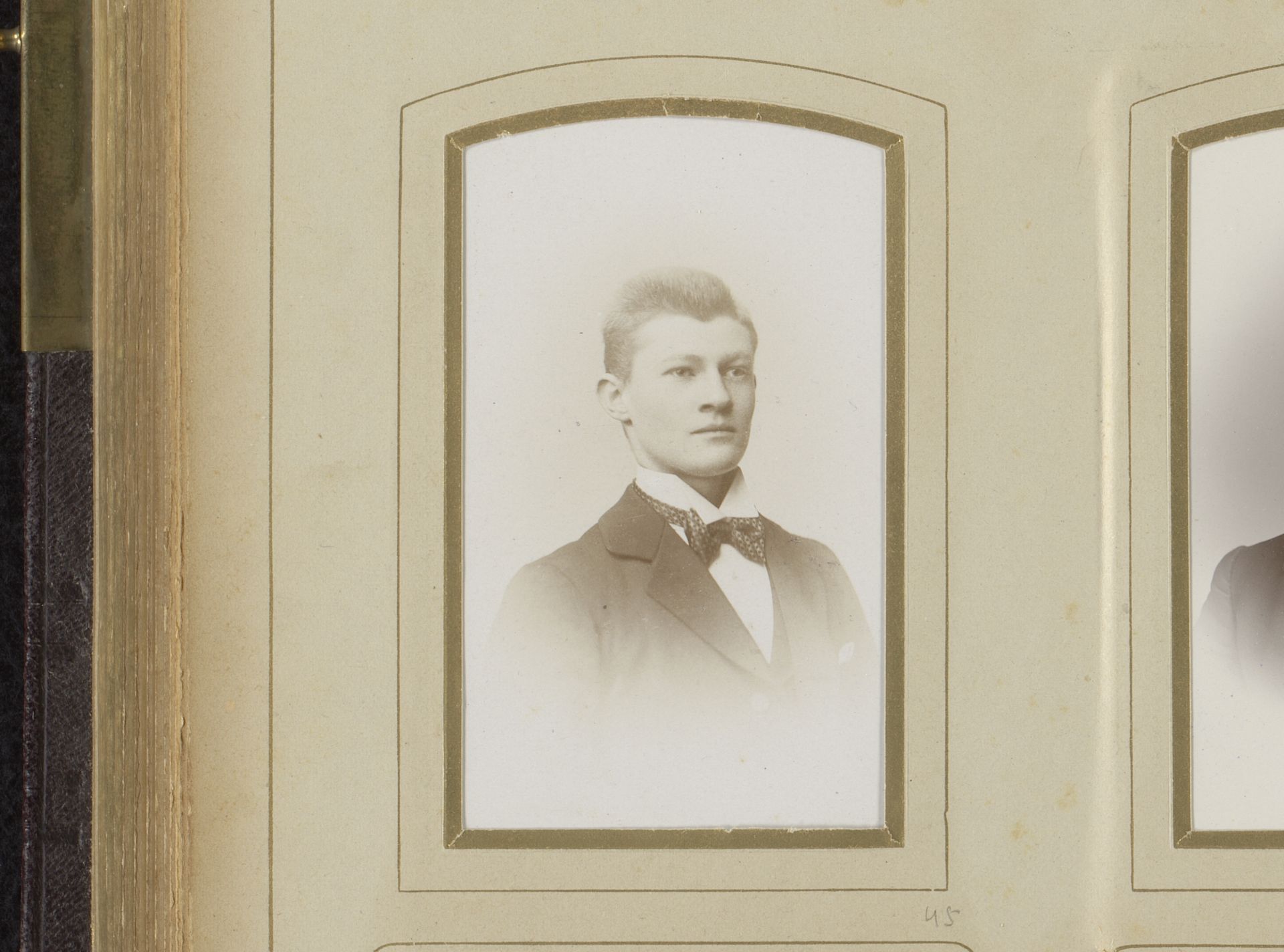 Studioportret van Dolph Abendanon by Henri de Louw
