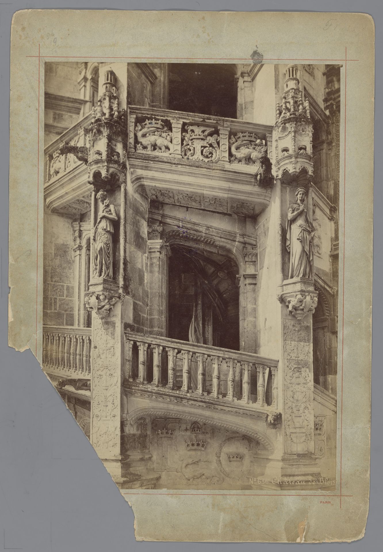 Spiraalvormige trap van het Kasteel van Blois by Médéric Mieusement