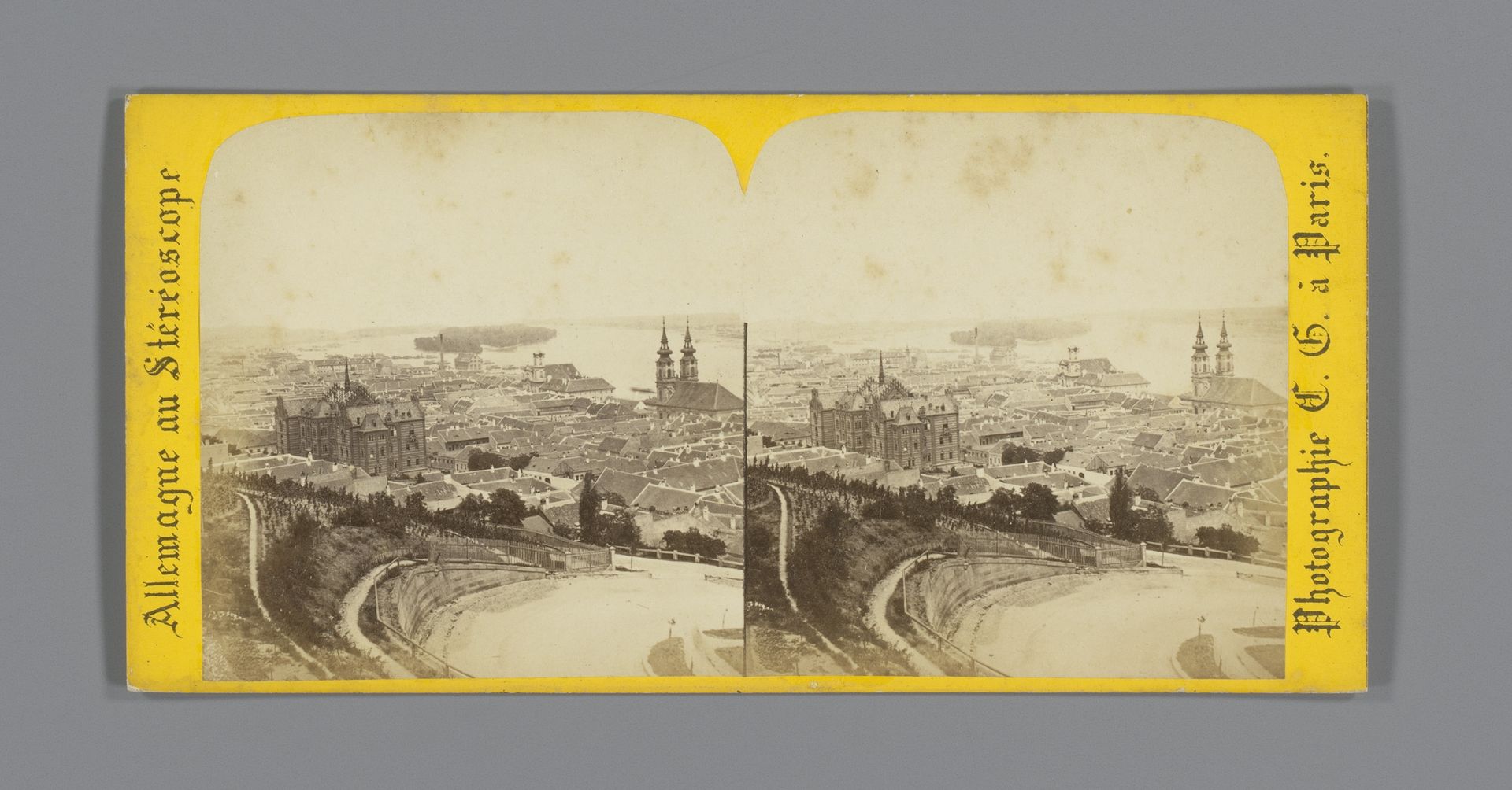 Gezicht op Boedapest met de Sint-Annakerk by Charles Gaudin