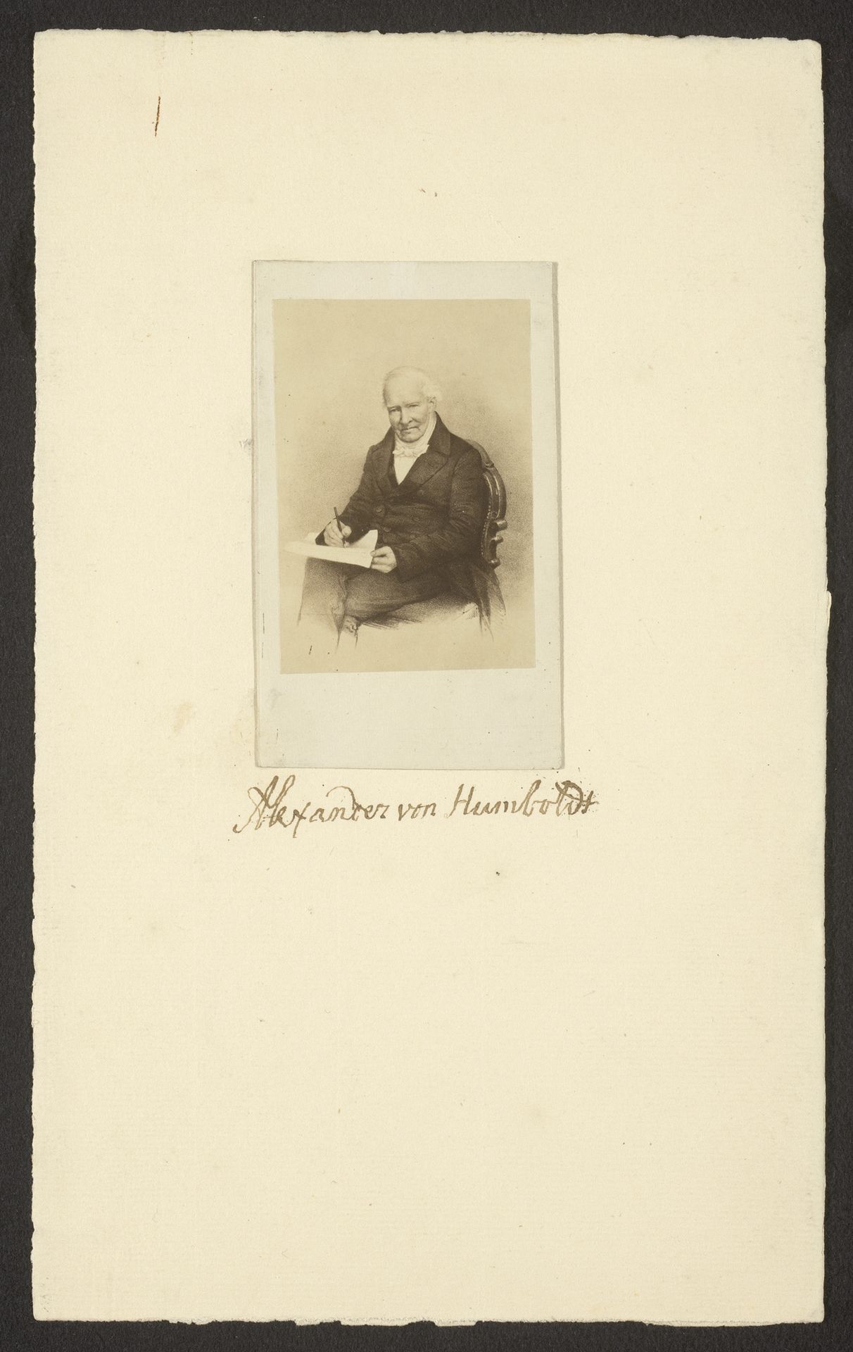 Fotoreproductie van een litho met een portret van Alexander von Humboldt by Anonymous