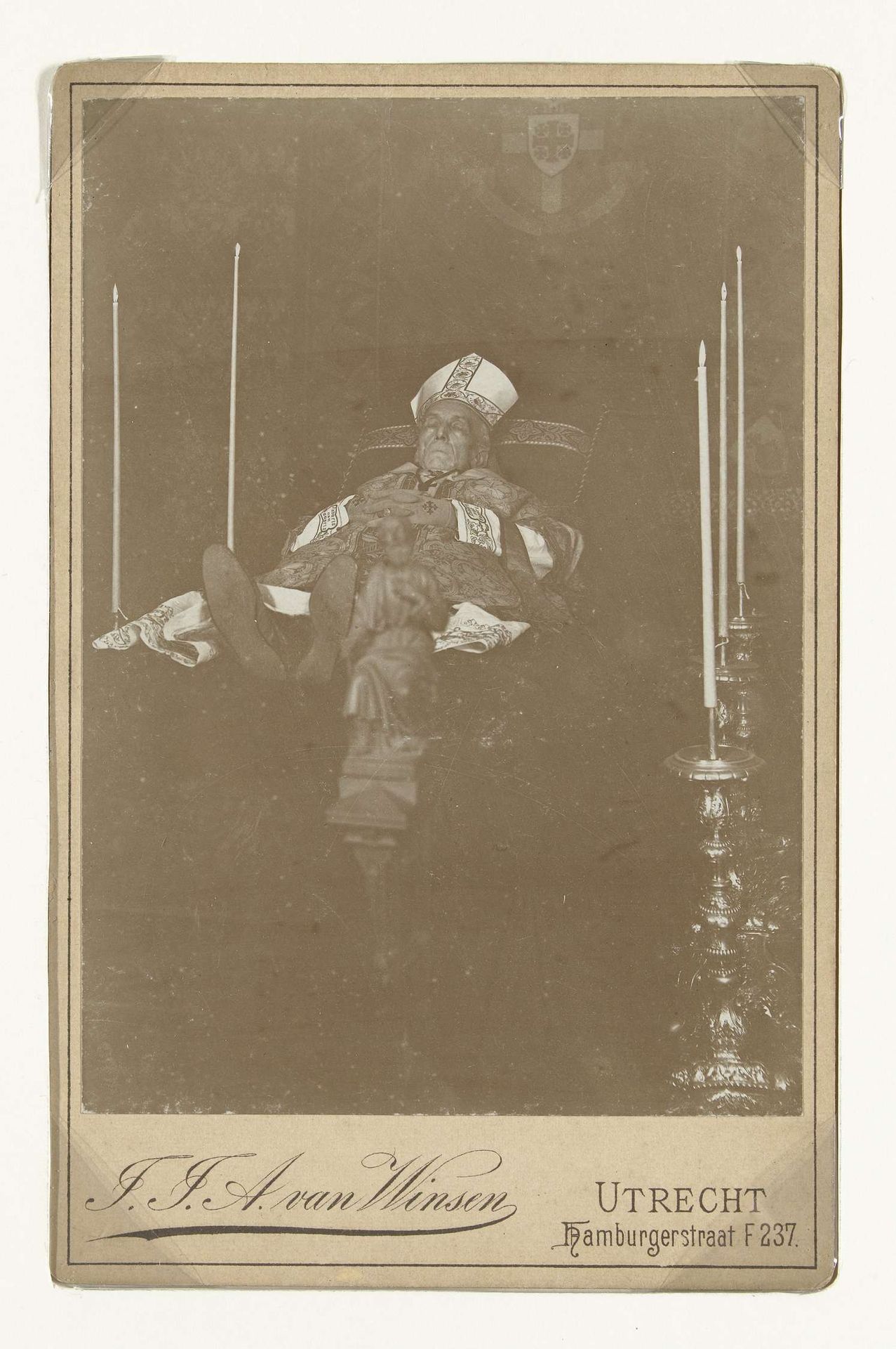 Post-mortemportret van Petrus Mathias Snickers (1816-1895), aartsbisschop van Utrecht by Jean Jacques Antoine van Winsen