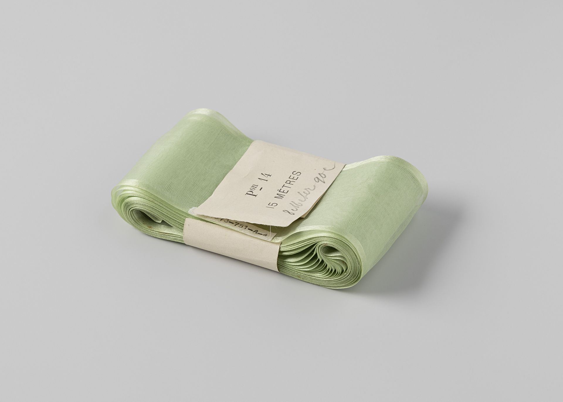 Lint van lichtgroen gaas by Gustav Schnitzler