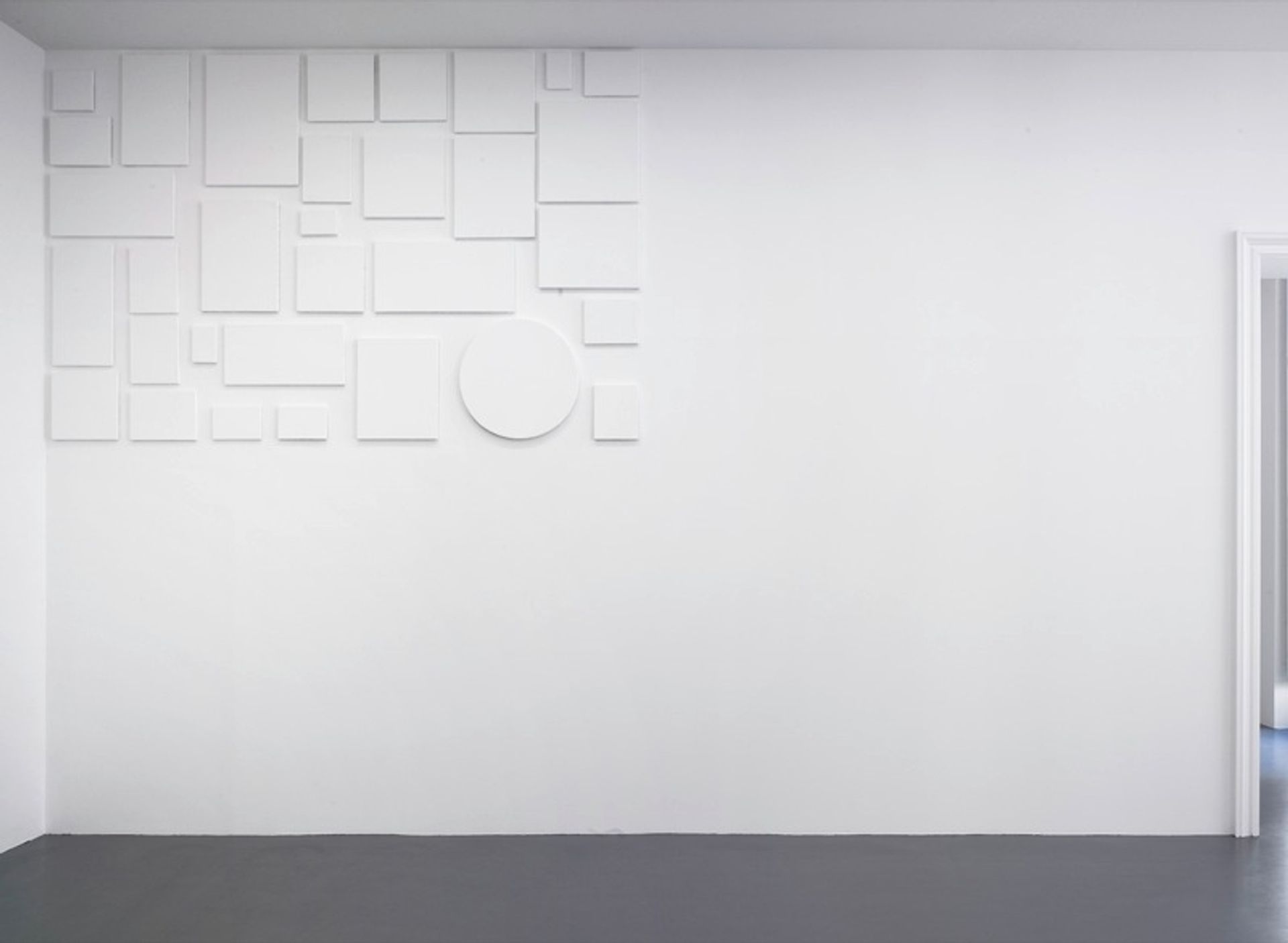 dé-finition/méthode #77: changement / invariance 1 by Claude Rutault