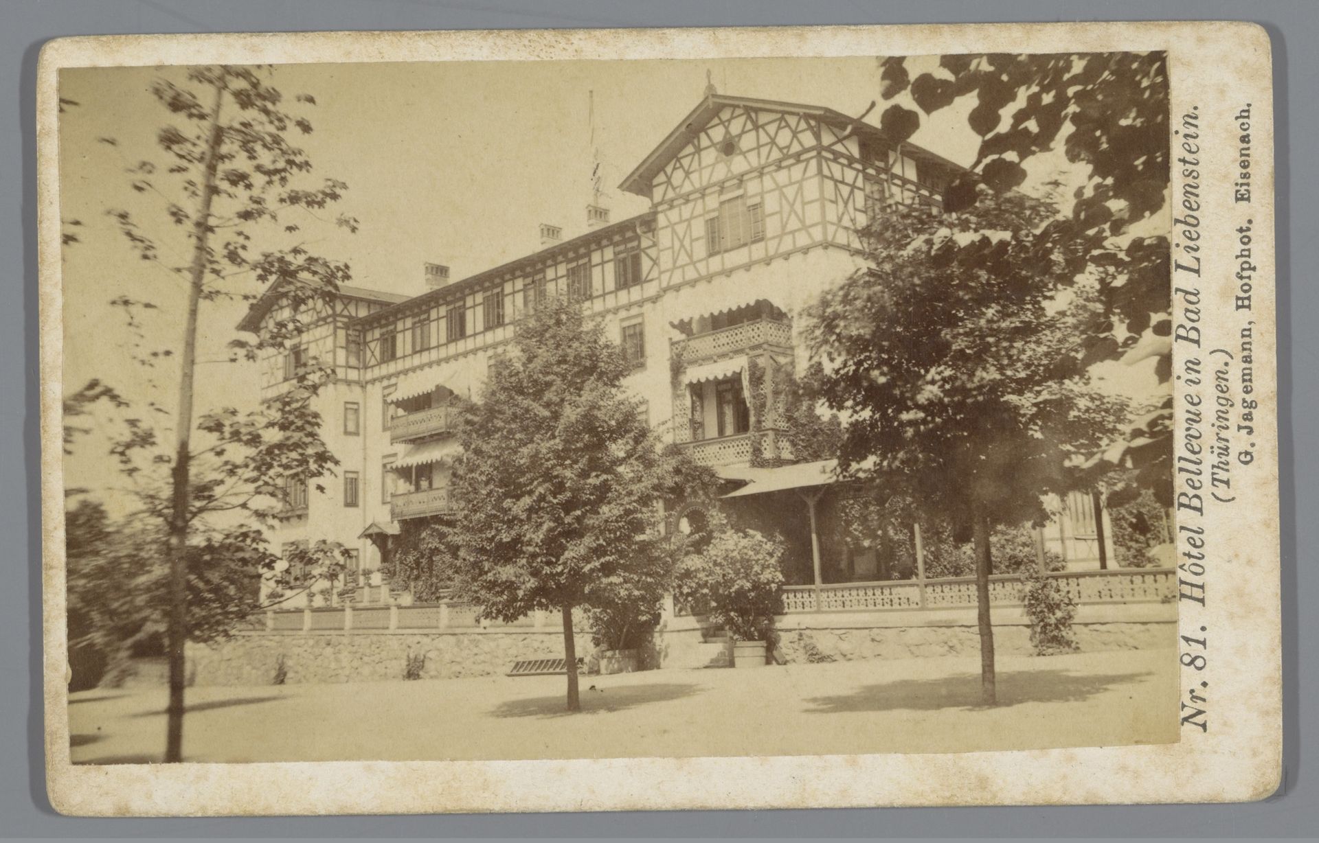 Gezicht op Grand Hotel Bellevue in Bad Liebenstein, Duitsland by Georg Jagemann