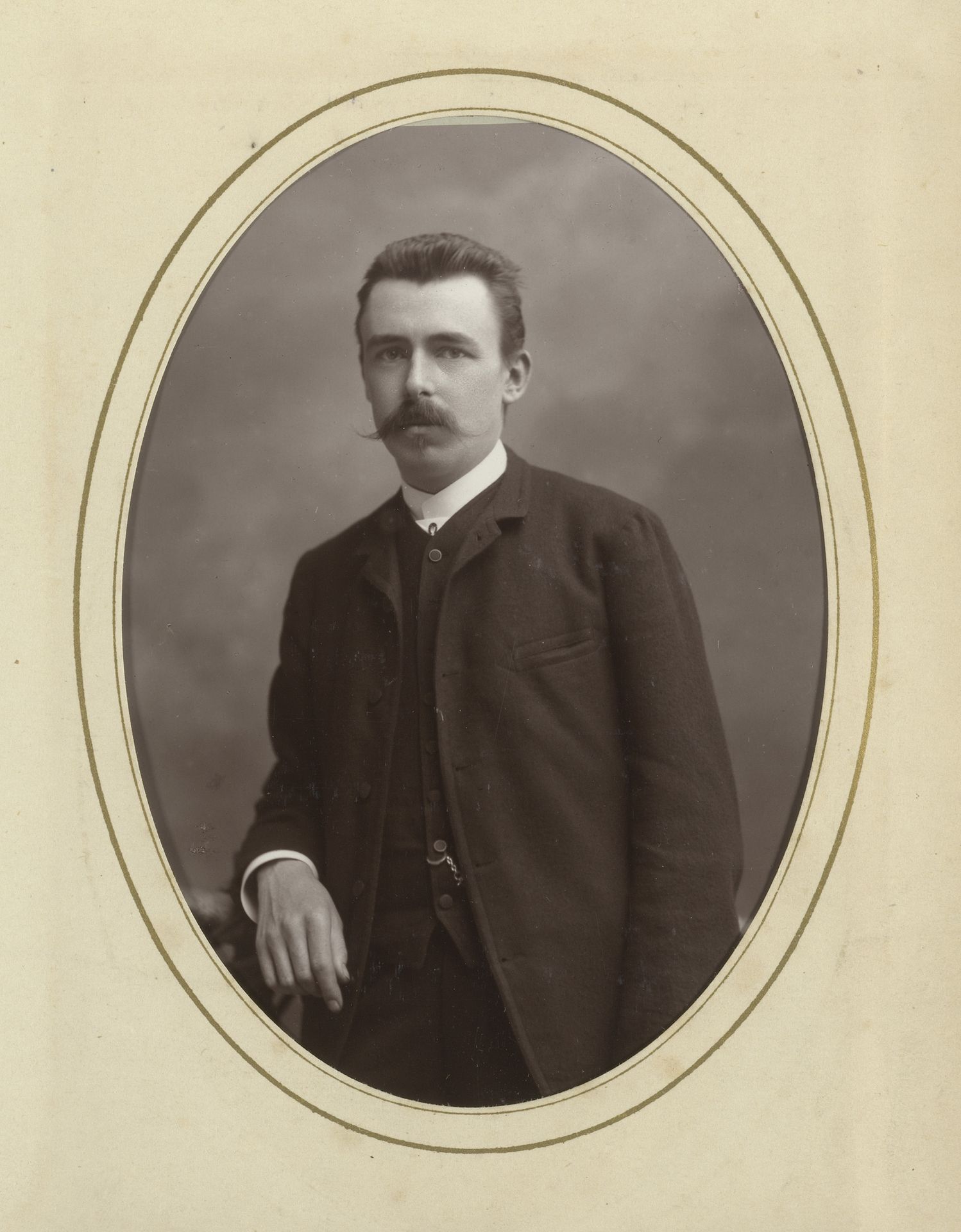 Portret van een man by Paul Joseph Nicolas Nestor Schaffers