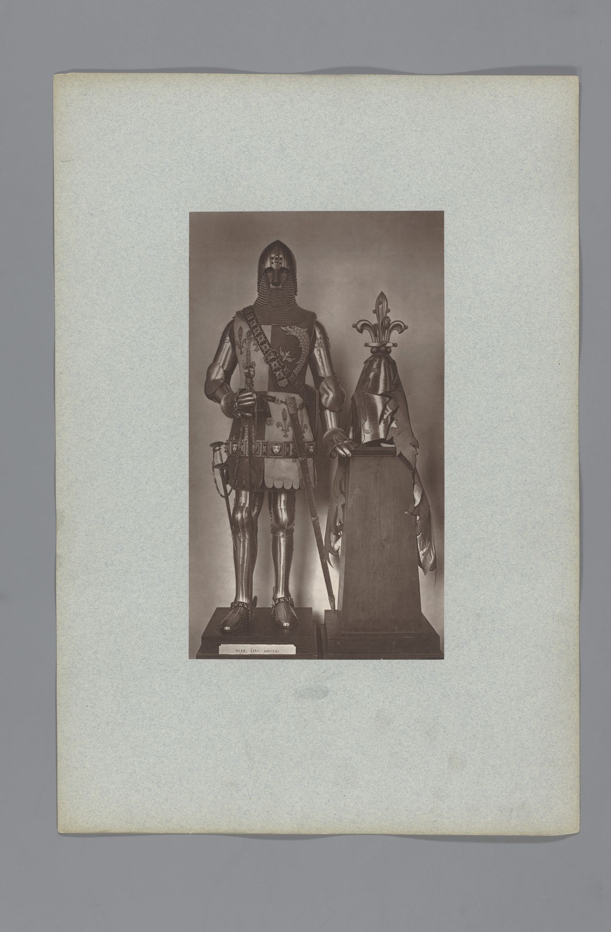 14de-eeuws harnas uit het leger van Jan II van Frankrijk, uit de collectie van het Musée d'Artillerie in Parijs by Anonymous