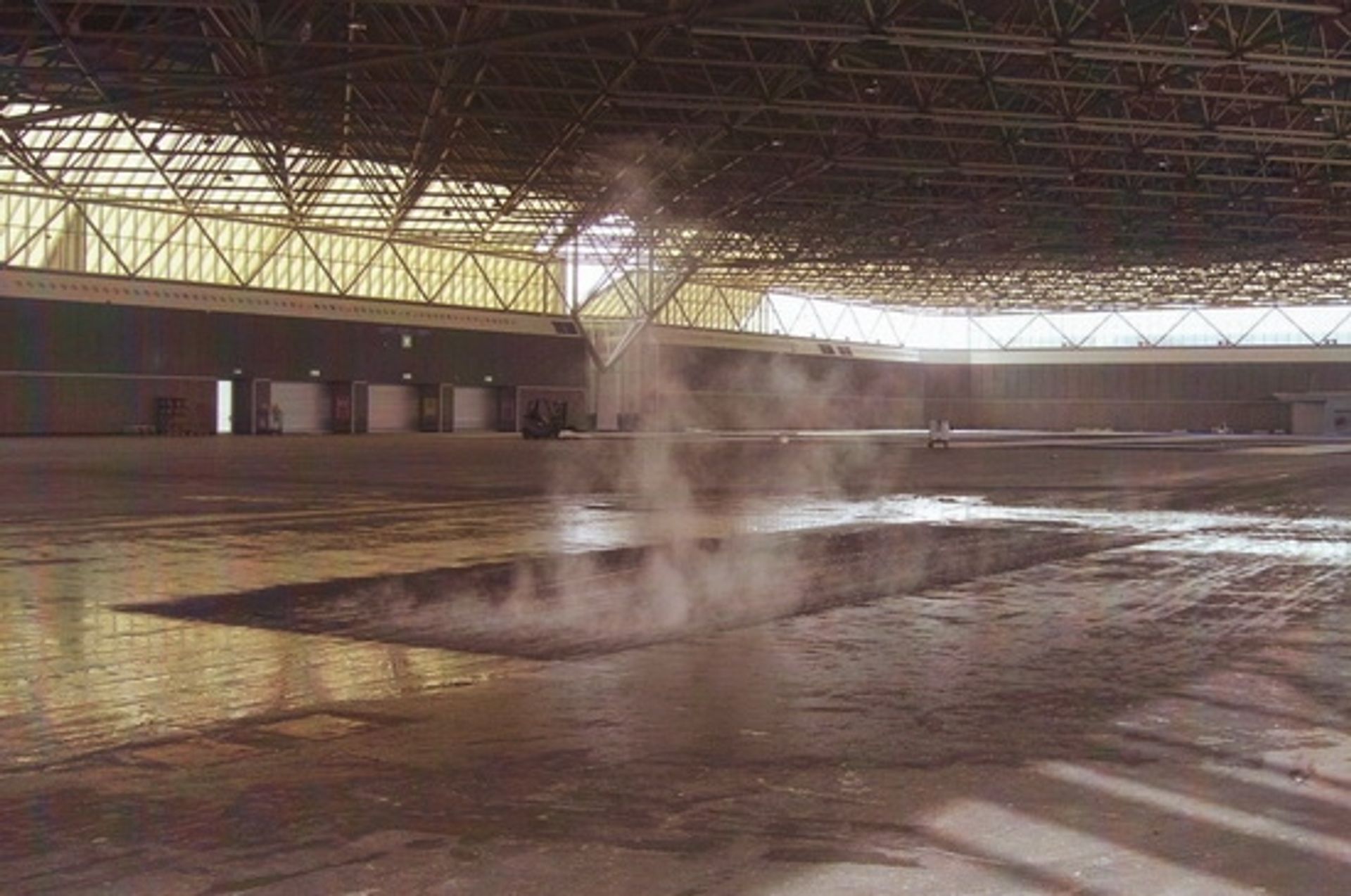 Levantar el asfalto, Recinto ferial by Lara Almarcegui
