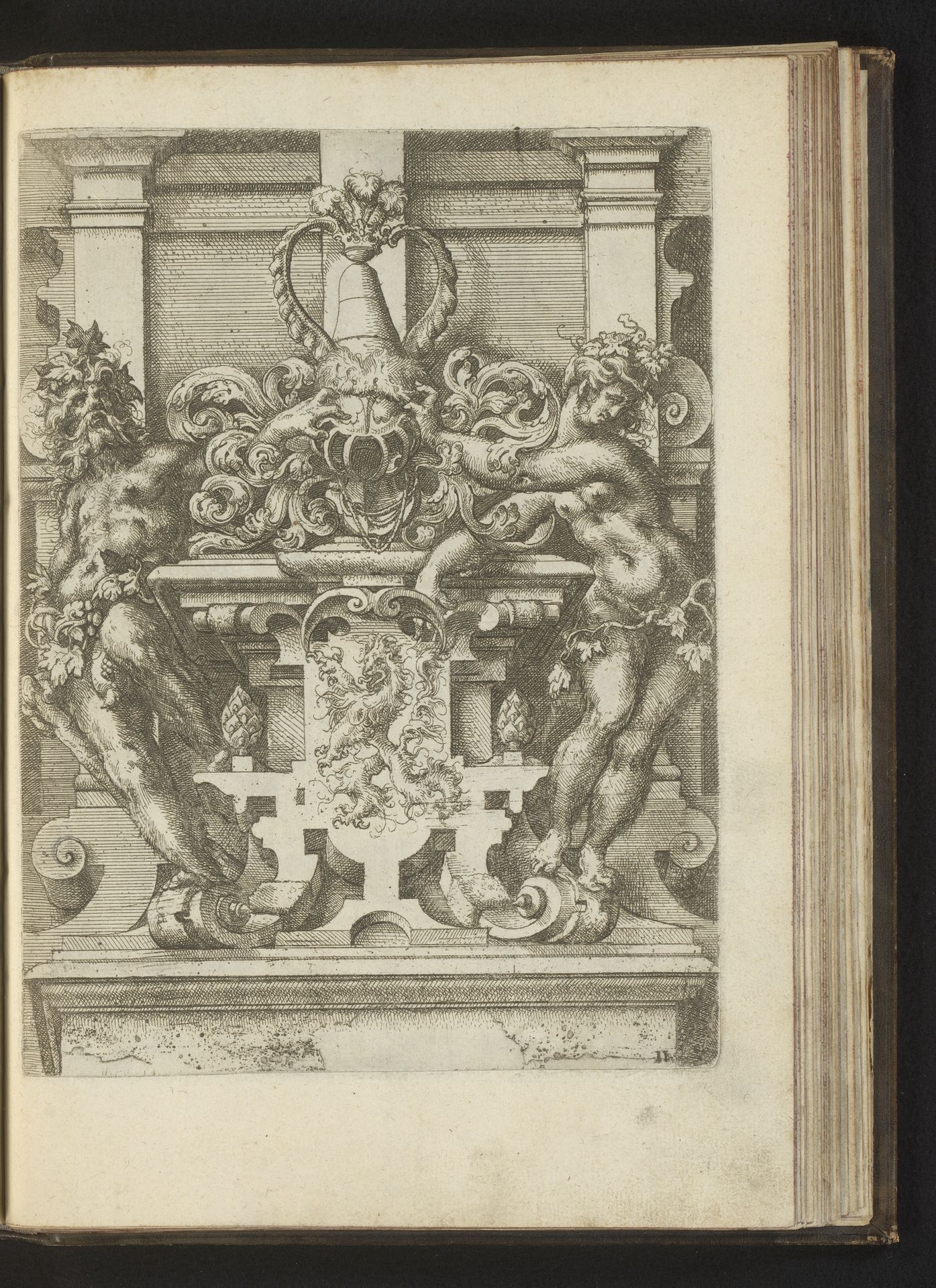 Sokkel met wapenschild geflankeerd door man en vrouw gekleed met bladranken by Wendel (I) Dietterlin
