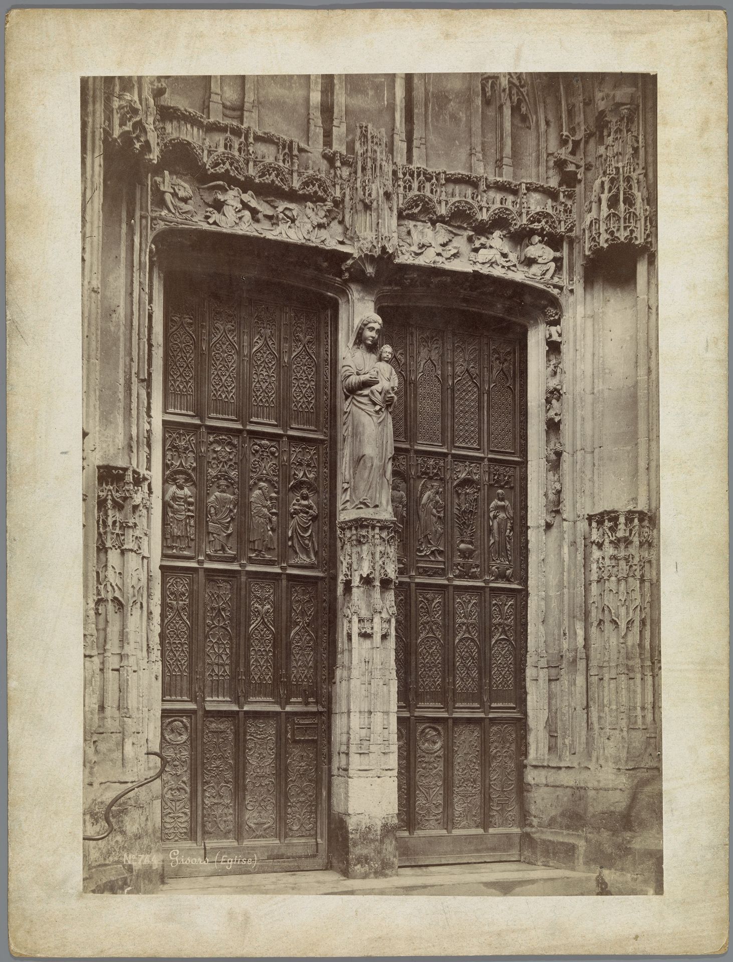 Toegangsportaal van de Collegiale Kerk Saint-Gervais-Saint-Protais te Gisors by Médéric Mieusement