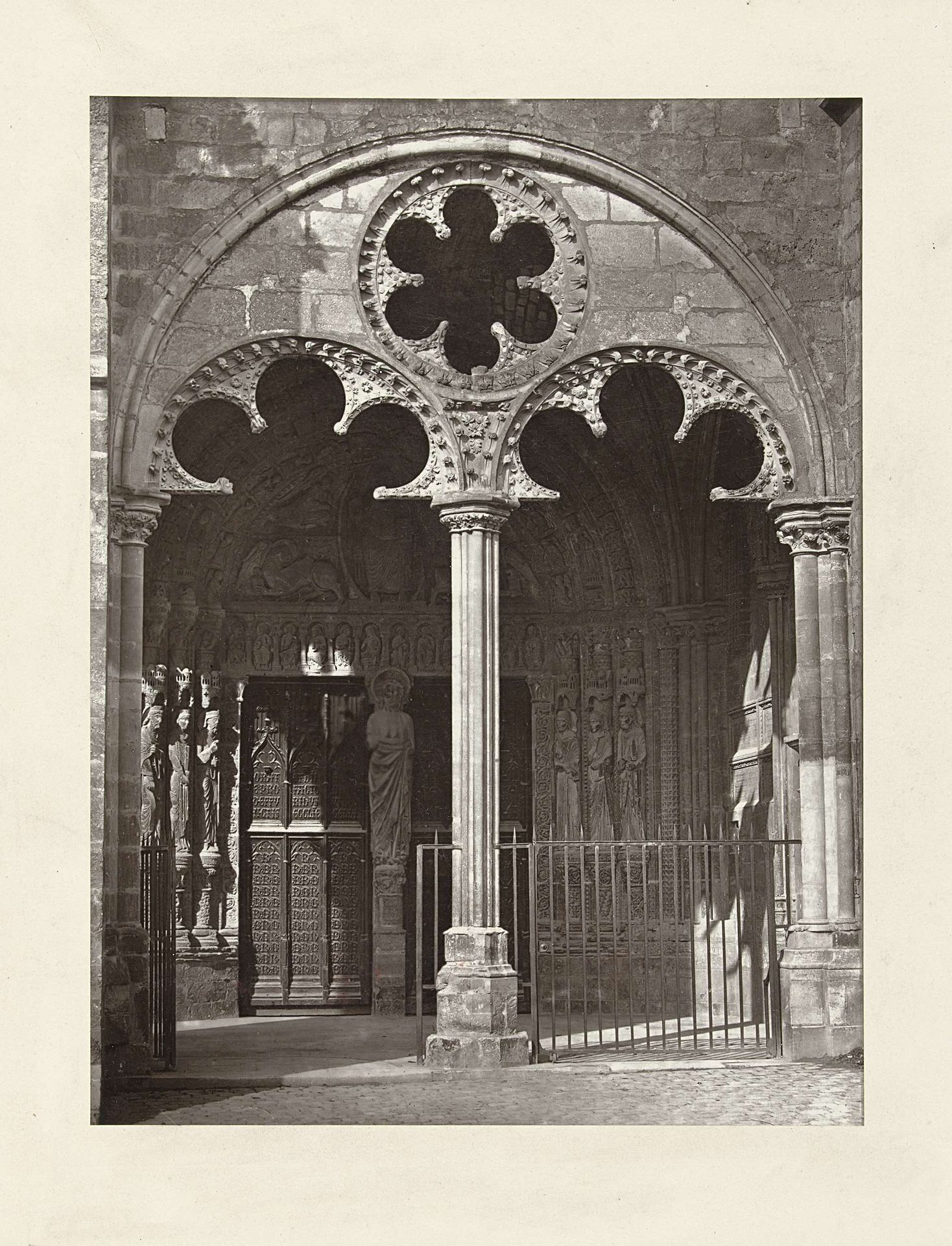 Portaal van de kathedraal van Bourges by Médéric Mieusement