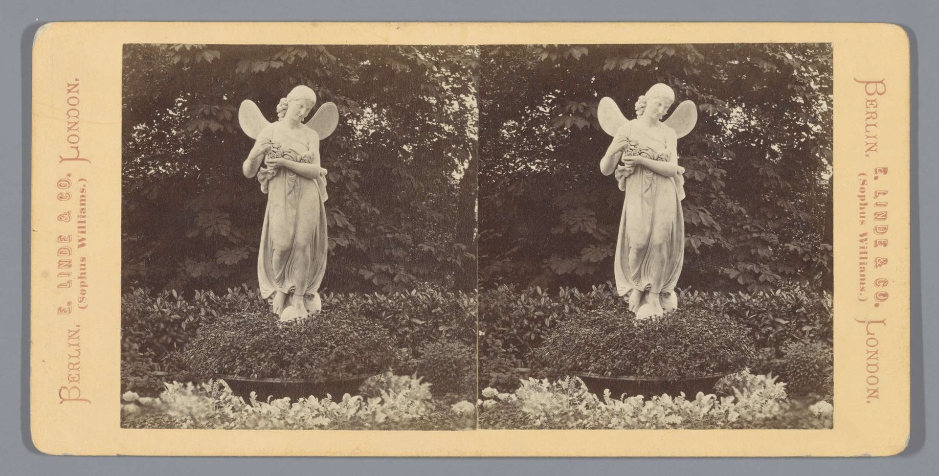 Sculptuur van Flora in de tuinen van de Villa Durazzo-Pallavicini te Genua by Alfredo Noack
