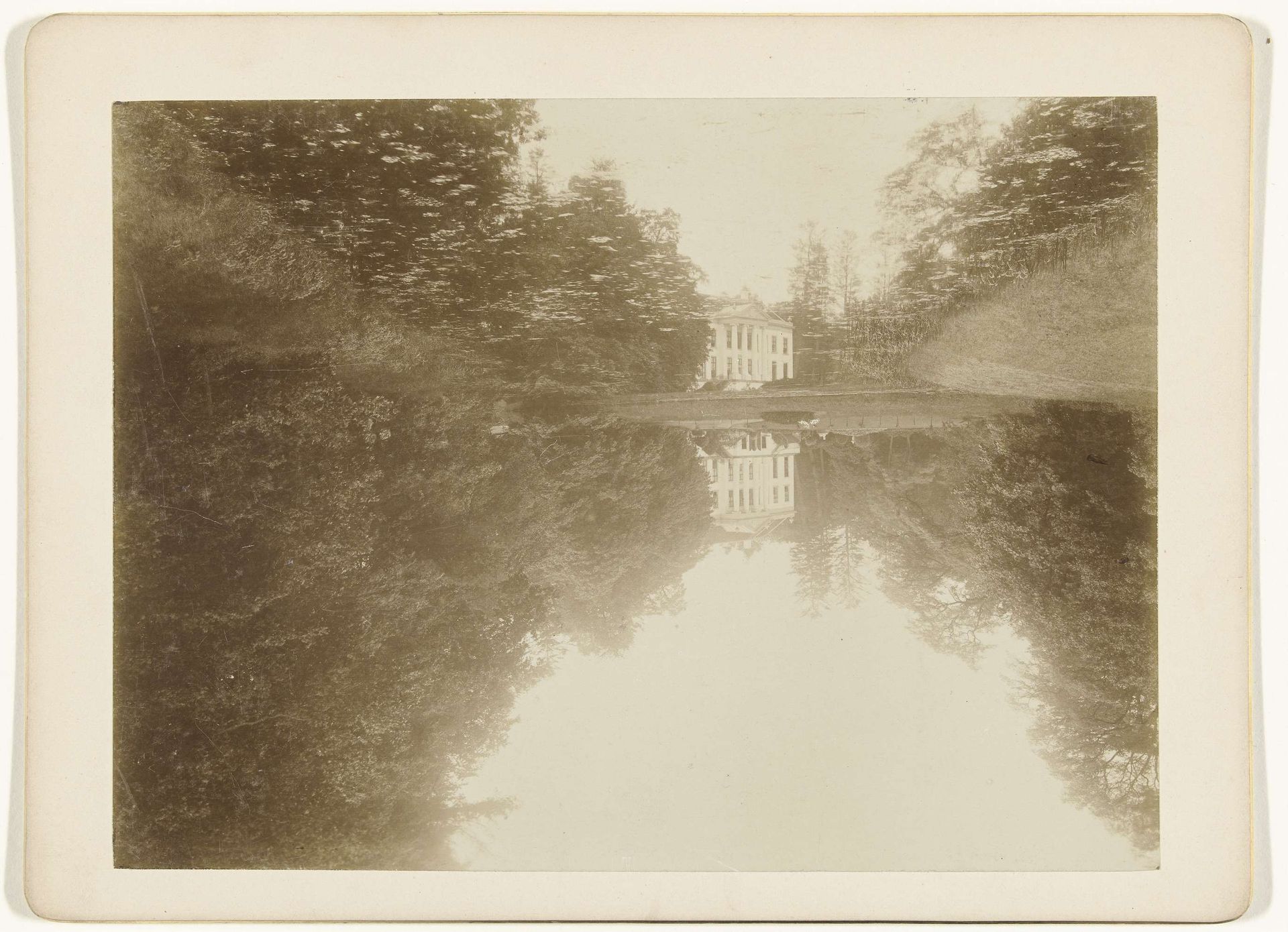 Gezicht op een landhuis by Henry Pauw van Wieldrecht