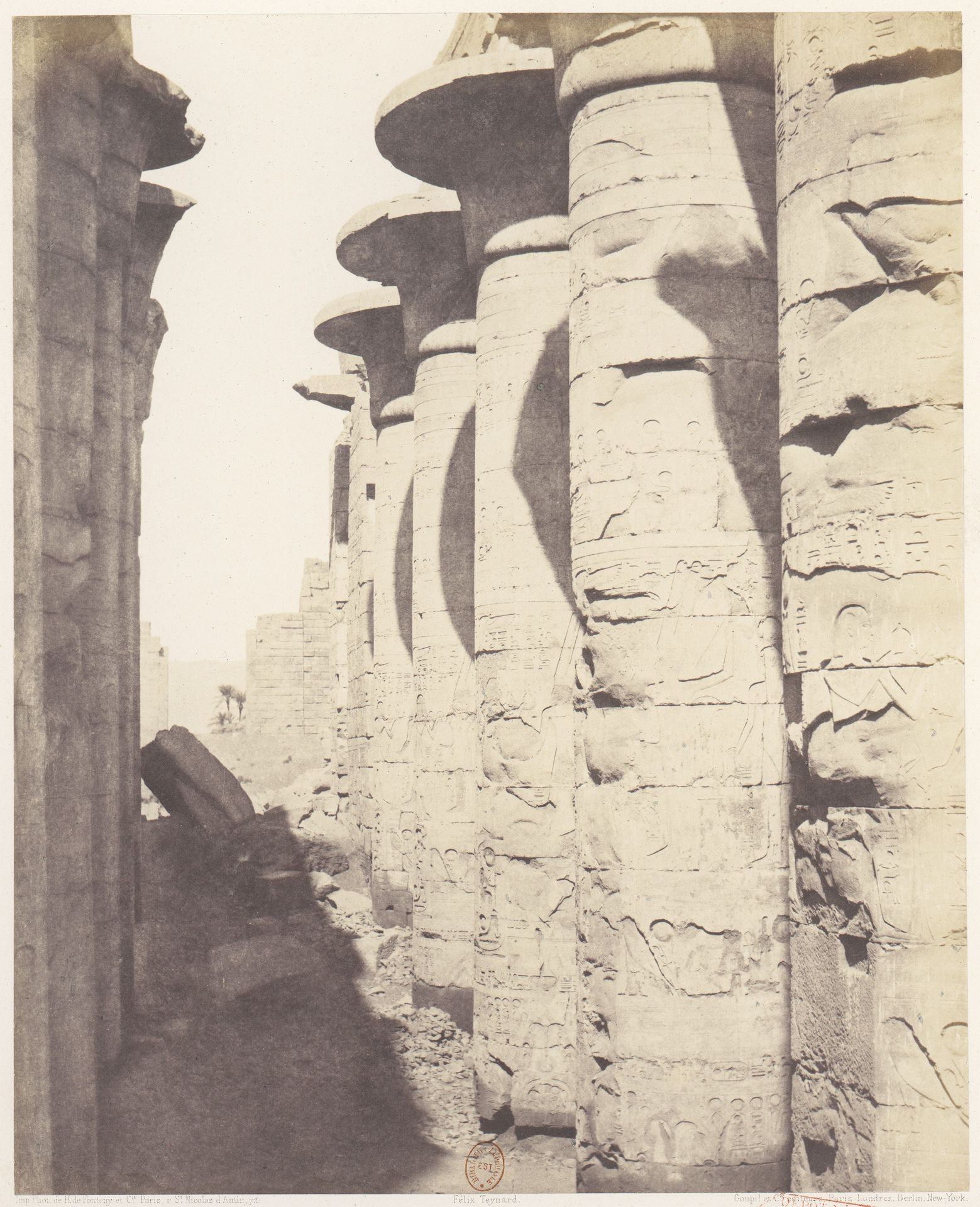 Karnak (Thèbes), Palais - Salle Hypostyle - Colonnade Centrale Vue du Point J by Félix Teynard