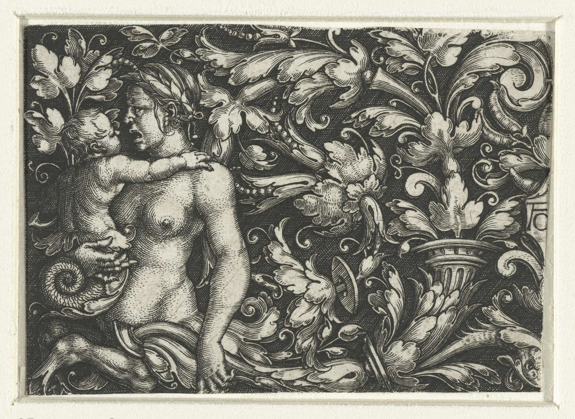 Ornament met bladranken en een vrouwelijke triton met kind by Heinrich Aldegrever