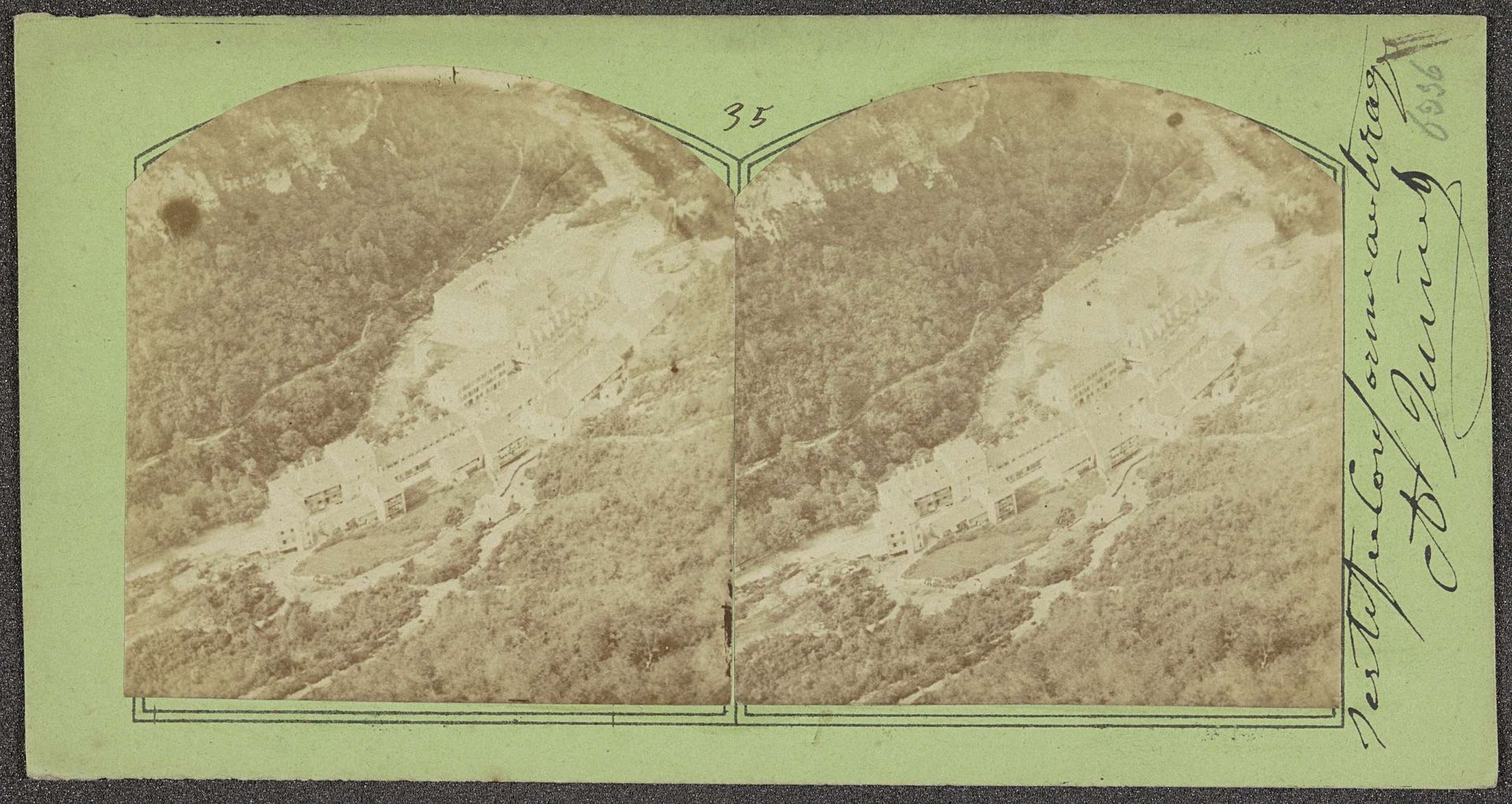 Gebouwen omzoomd door bomen by Achille Quinet