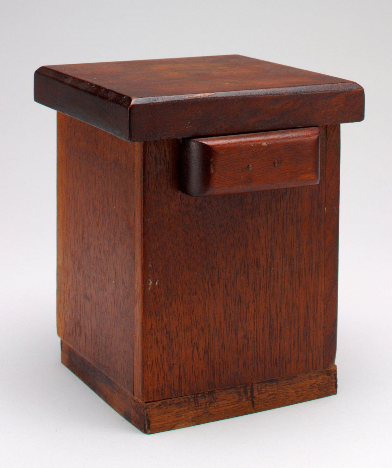 -Disappearing Coin Money Box- still bank by Anonymous