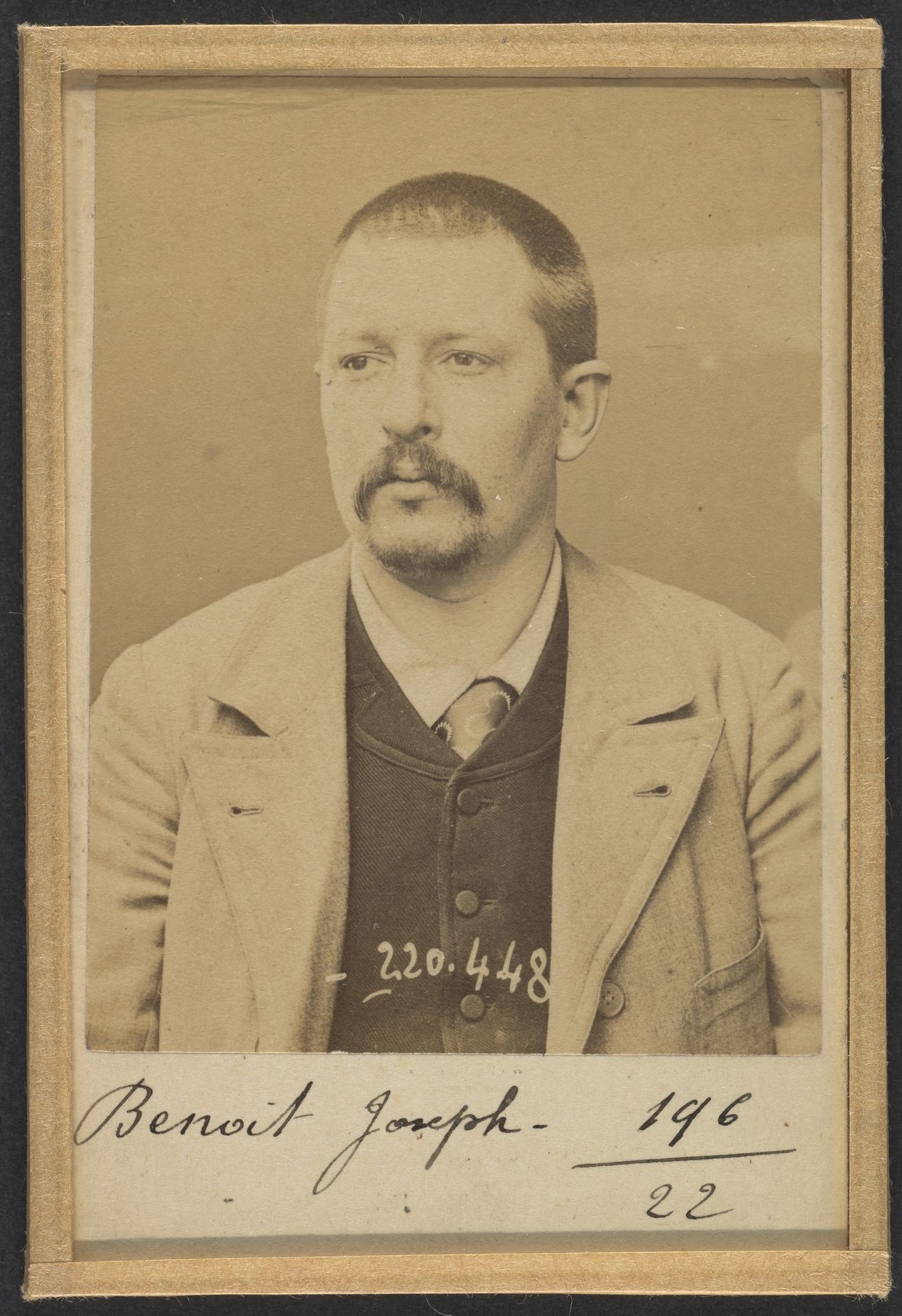 Benoit. Joseph, Alexandre. 33 ans, né le 9/6/61 à Paris XIIIe. Potier d'étain. Anarchiste. 2/7/94. by Alphonse Bertillon