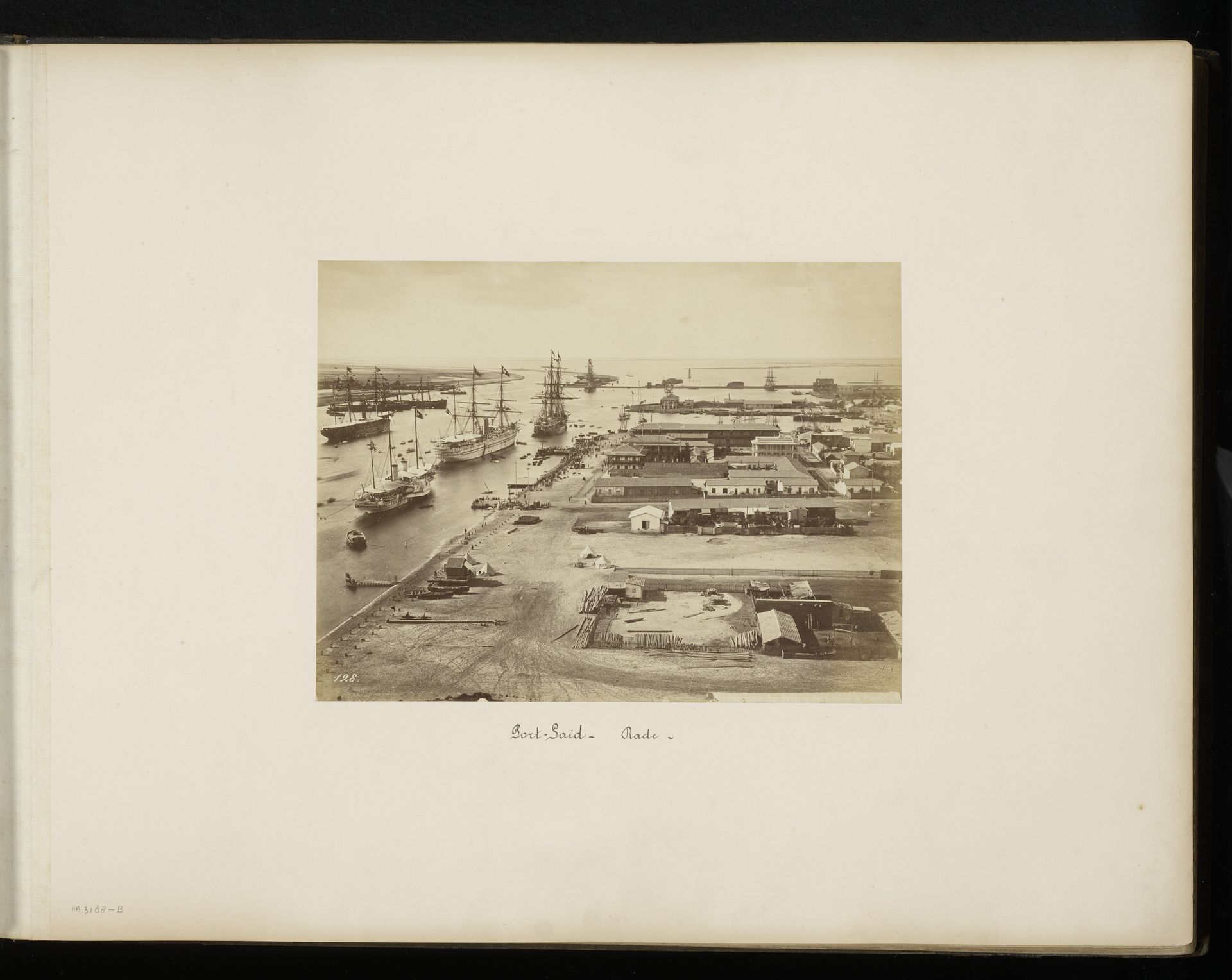 Gezicht op de haven en de rede van Port Said met het schip 'Prince of Wales' by Comianos & Sarolidis