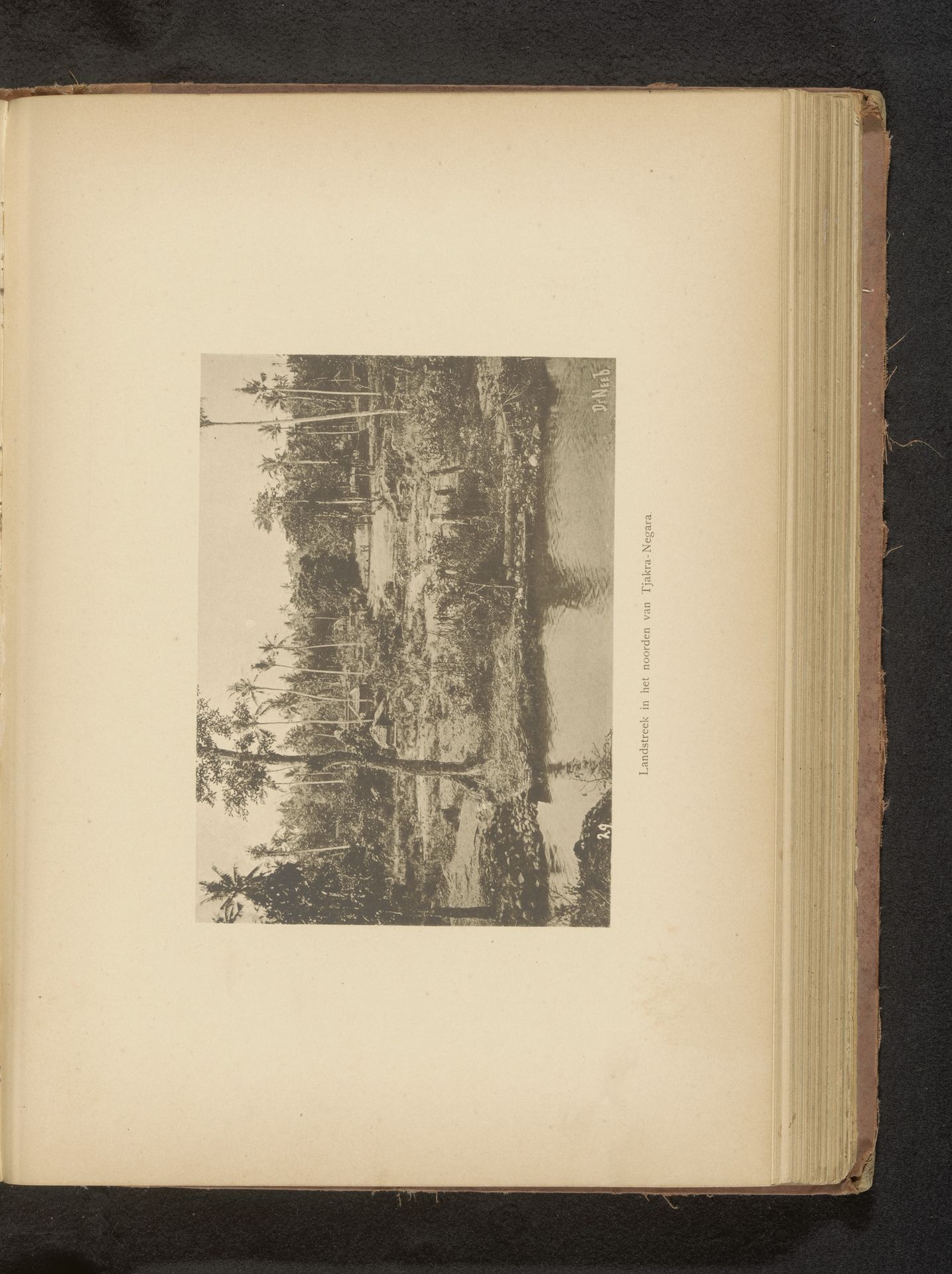 Gezicht op een landschap aan een water by Christiaan Johan Neeb